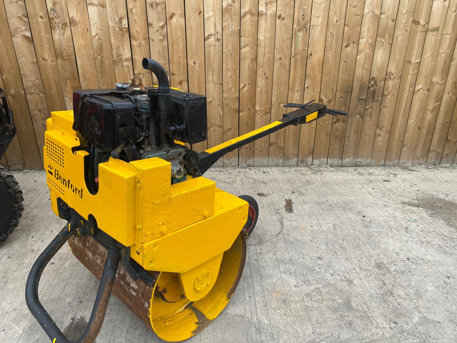 BOMAG DOUBLE DRUM ROLLER LOCATION NORTH YORKSHIRE