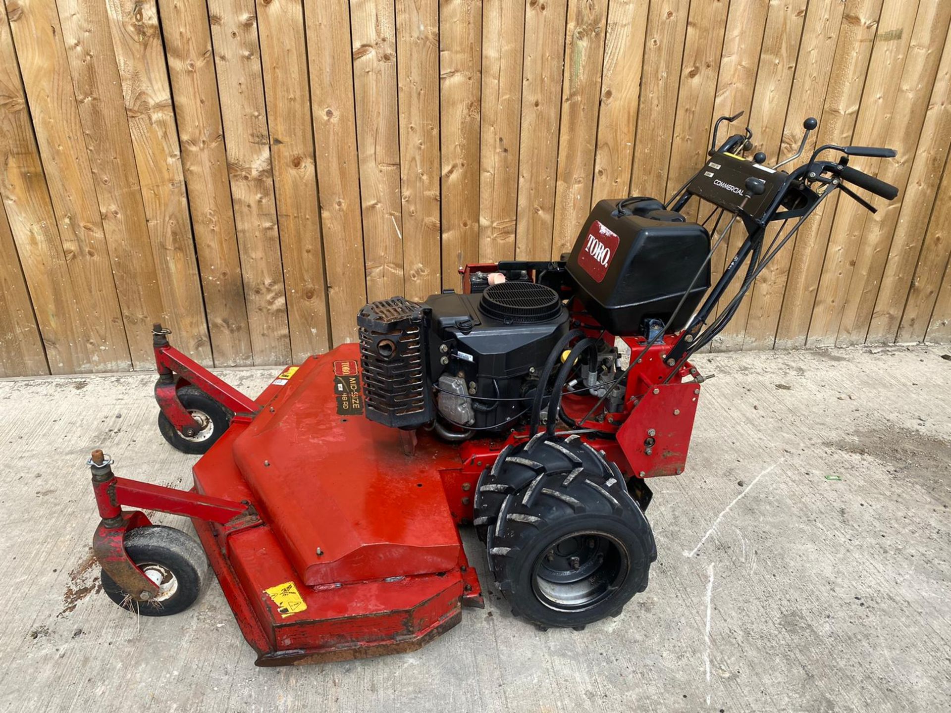TORO MID SIZE 48RD SCAG MOWER LOCATION NORTH YORKSHIRE. - Image 2 of 4