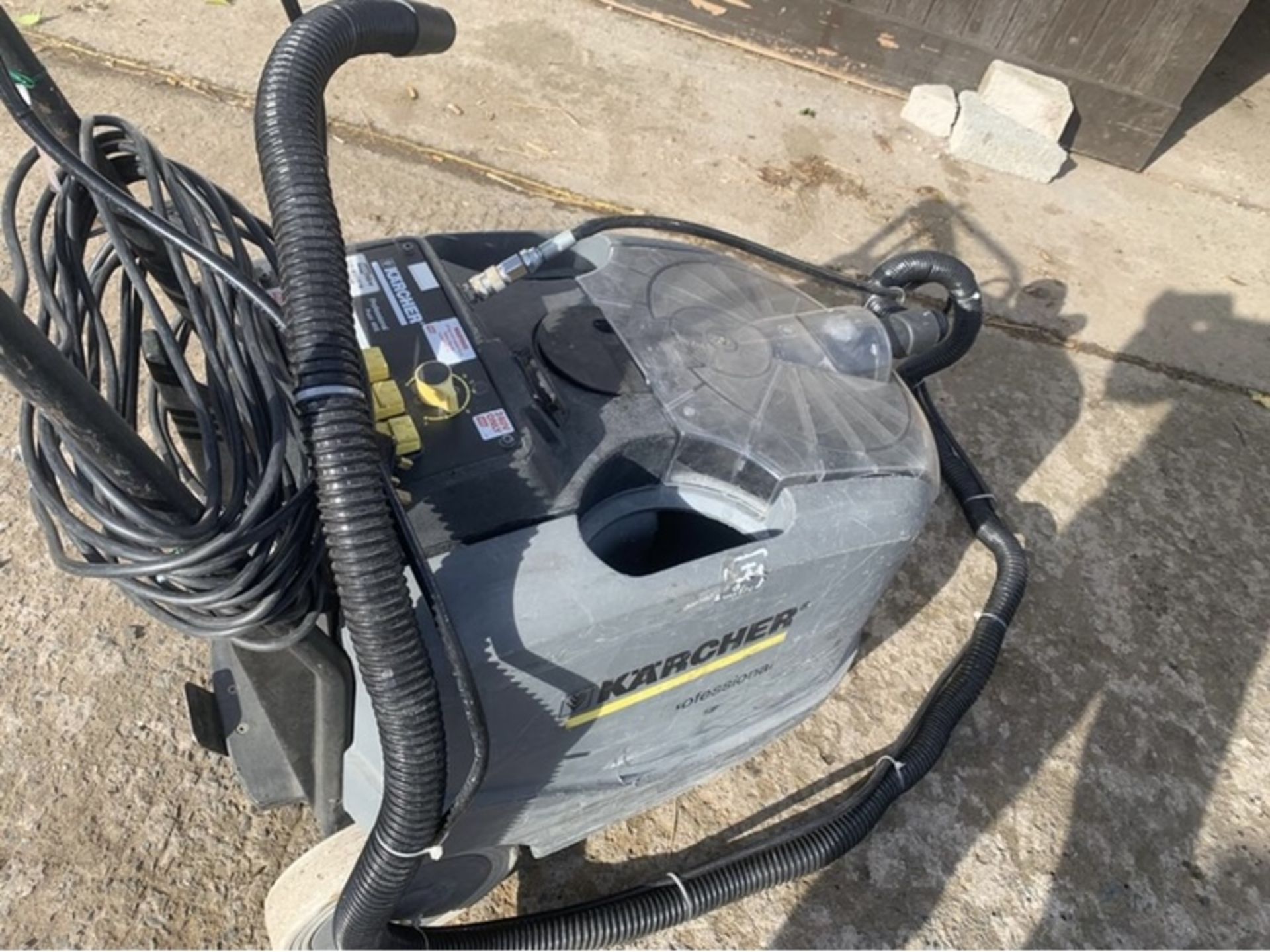 KARCHER COMMERCIAL PUZZI 240V. LOCATION: N.IRELAND .