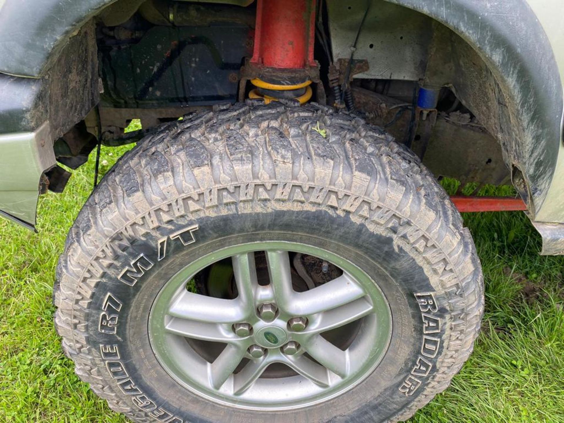 LAND ROVER DISCOVERY TD5GS OFF ROAD 4X4 MONSTER TRUCK LOCATION NORTH YORKSHIRE. - Image 11 of 13