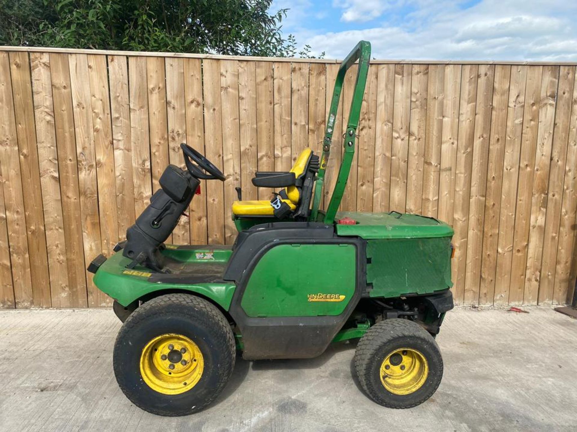 2013 "63" JOHN DEERE 1545 OUTFRONT MOWER LOCATION: NORTH YORKSHIRE - Image 2 of 8