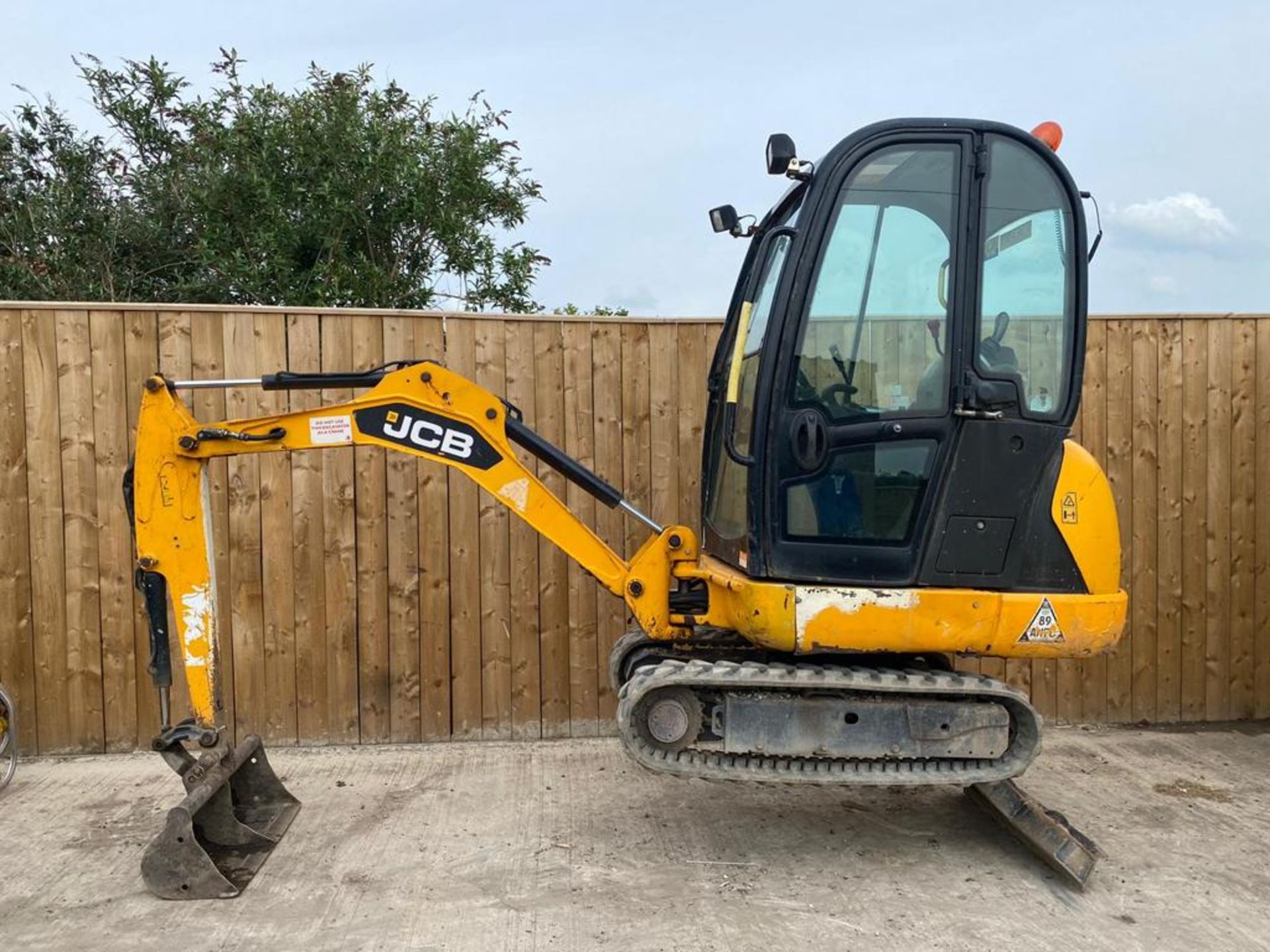 2013 JCB 8016CTS 2310 HOURS STARTS RUNS AND DRIVES.LOCATION NORTH YORKSHIRE. - Image 3 of 12