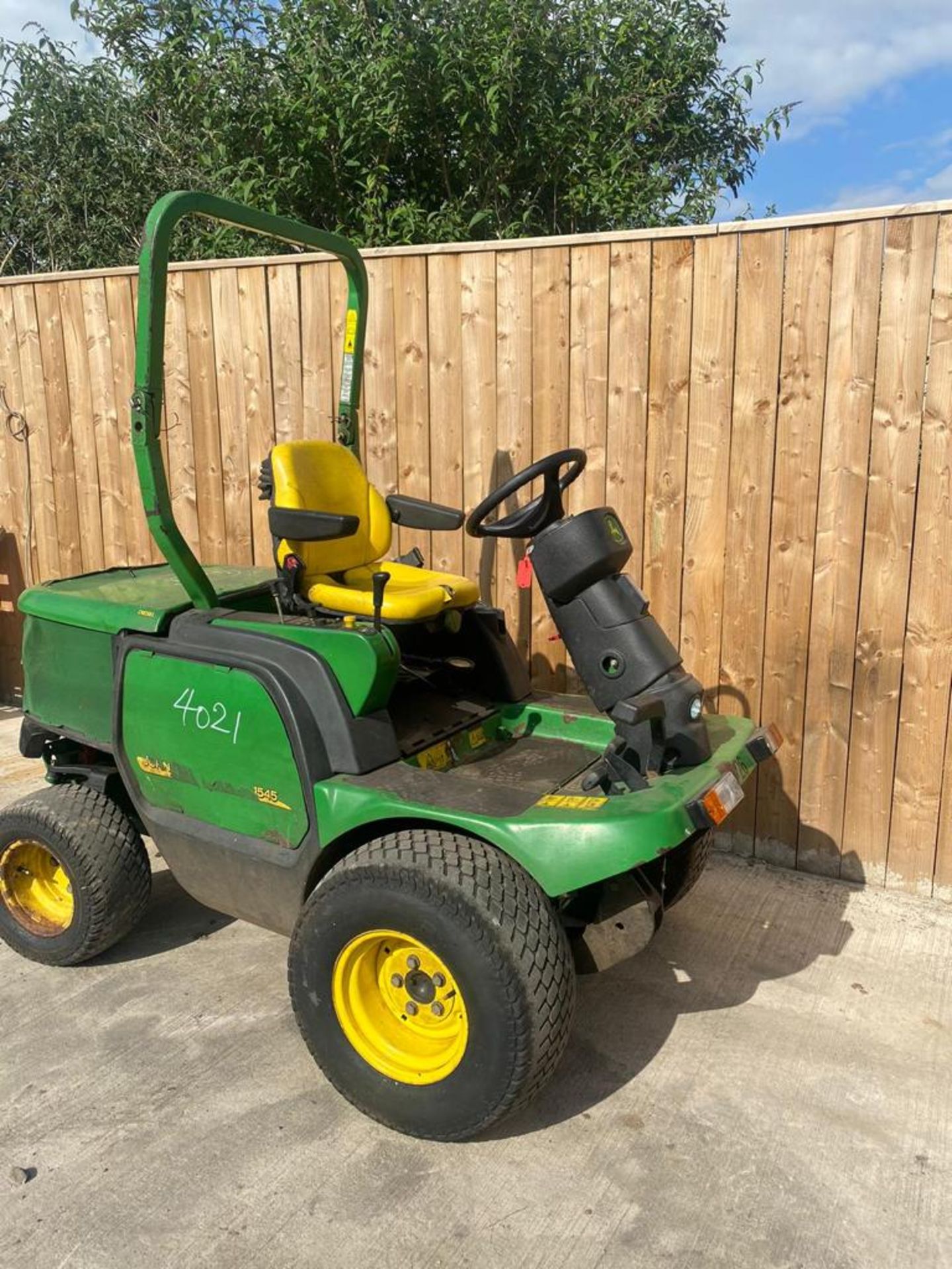 2013 "63" JOHN DEERE 1545 OUTFRONT MOWER LOCATION: NORTH YORKSHIRE - Image 4 of 8