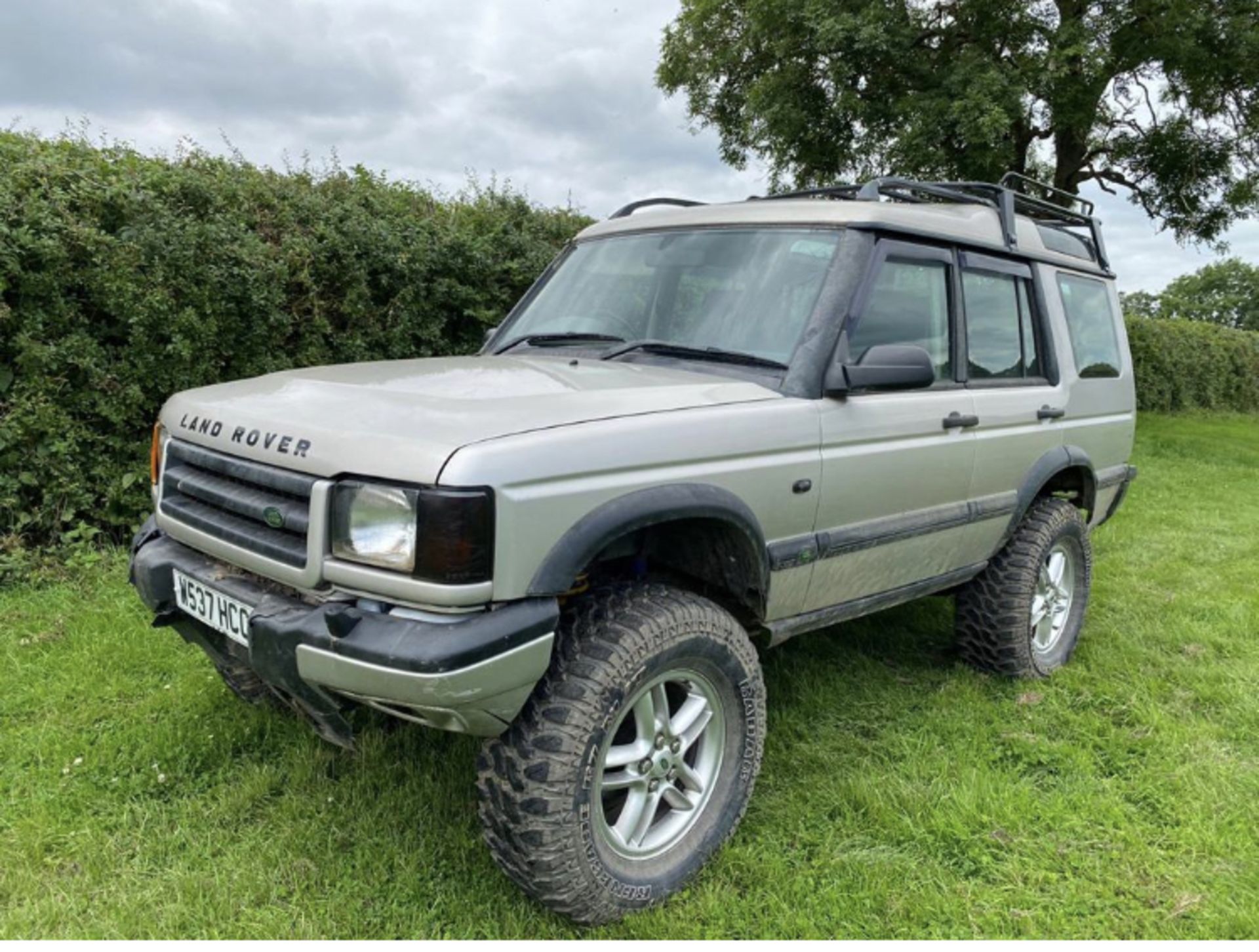 LAND ROVER DISCOVERY TD5GS OFF ROAD 4X4 MONSTER TRUCK.LOCATION NORTH YORKSHIRE. - Image 2 of 8