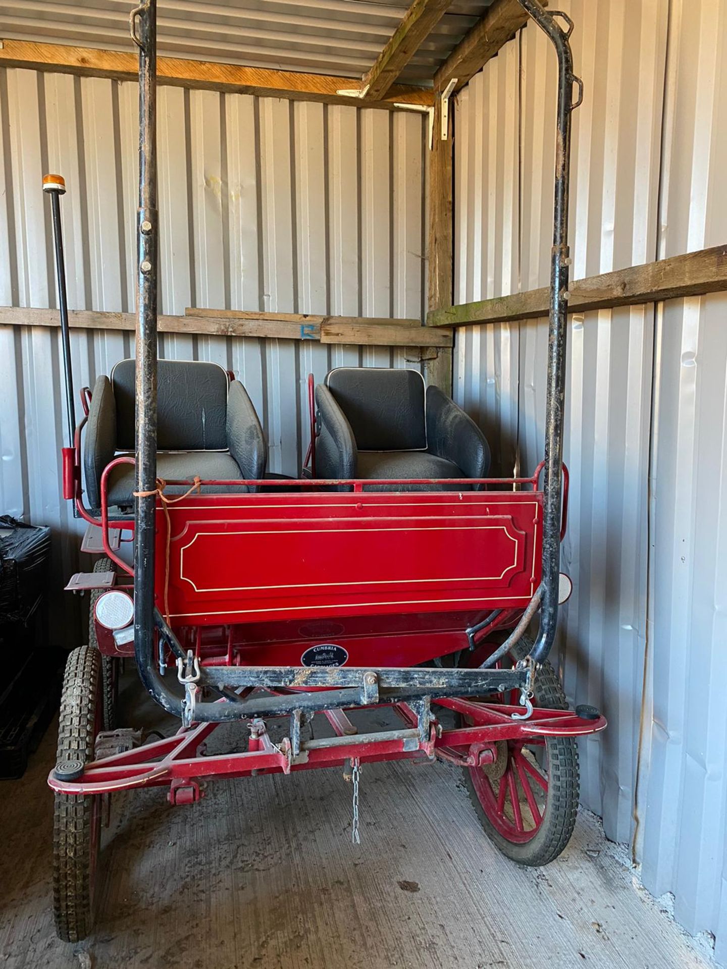 CUMBRIA CARRIAGES 4WHEEL HORSE CART. LOCATION: NORTH YORKSHIRE - Image 2 of 5