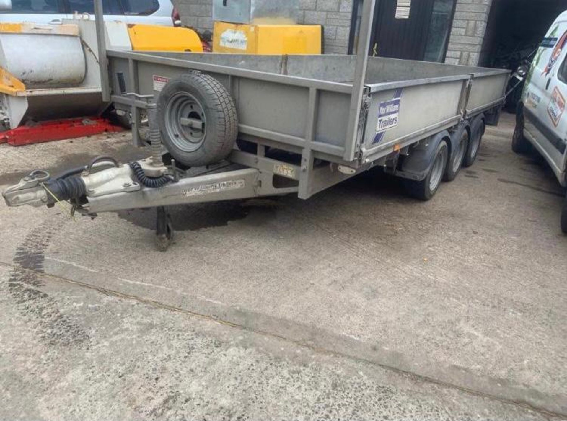 2016 IFOR WILLIAMS TRIPLE AXLE PLANT TRAILER .WITH SIDES AND IFOR WILLIAMS RAMPS LOCATION: N.IRELAND - Image 3 of 3