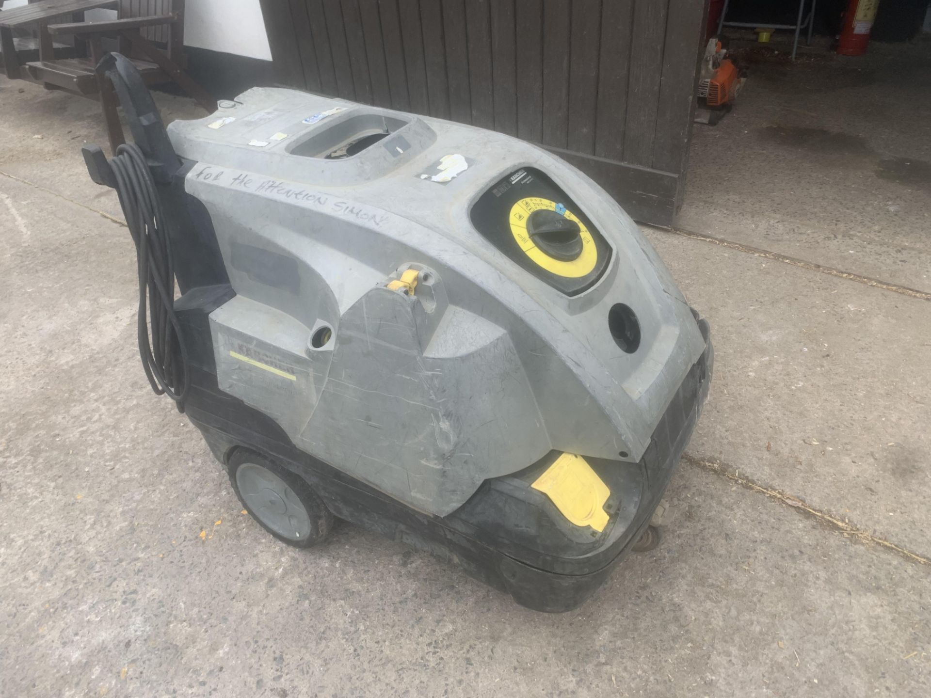 KARCHER PROFEESIONAL HOT AND COLD DIESEL POWER WASHER.LOCATION N IRELAND. - Image 4 of 7