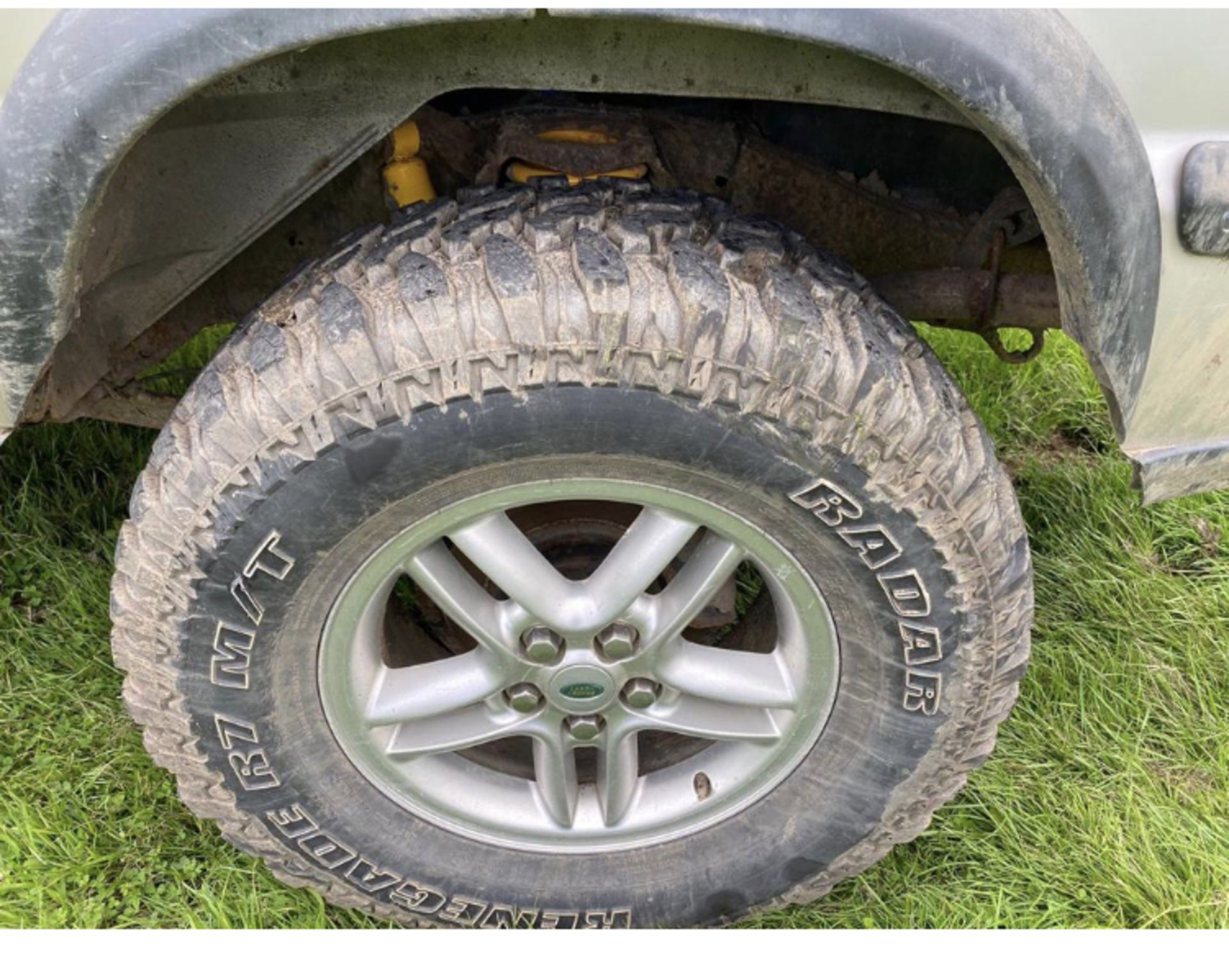 LAND ROVER DISCOVERY TD5 GS OFF ROAD 4X4X MONSTER TRUCK LOCATION: NORTH YORKSHIRE - Image 9 of 11