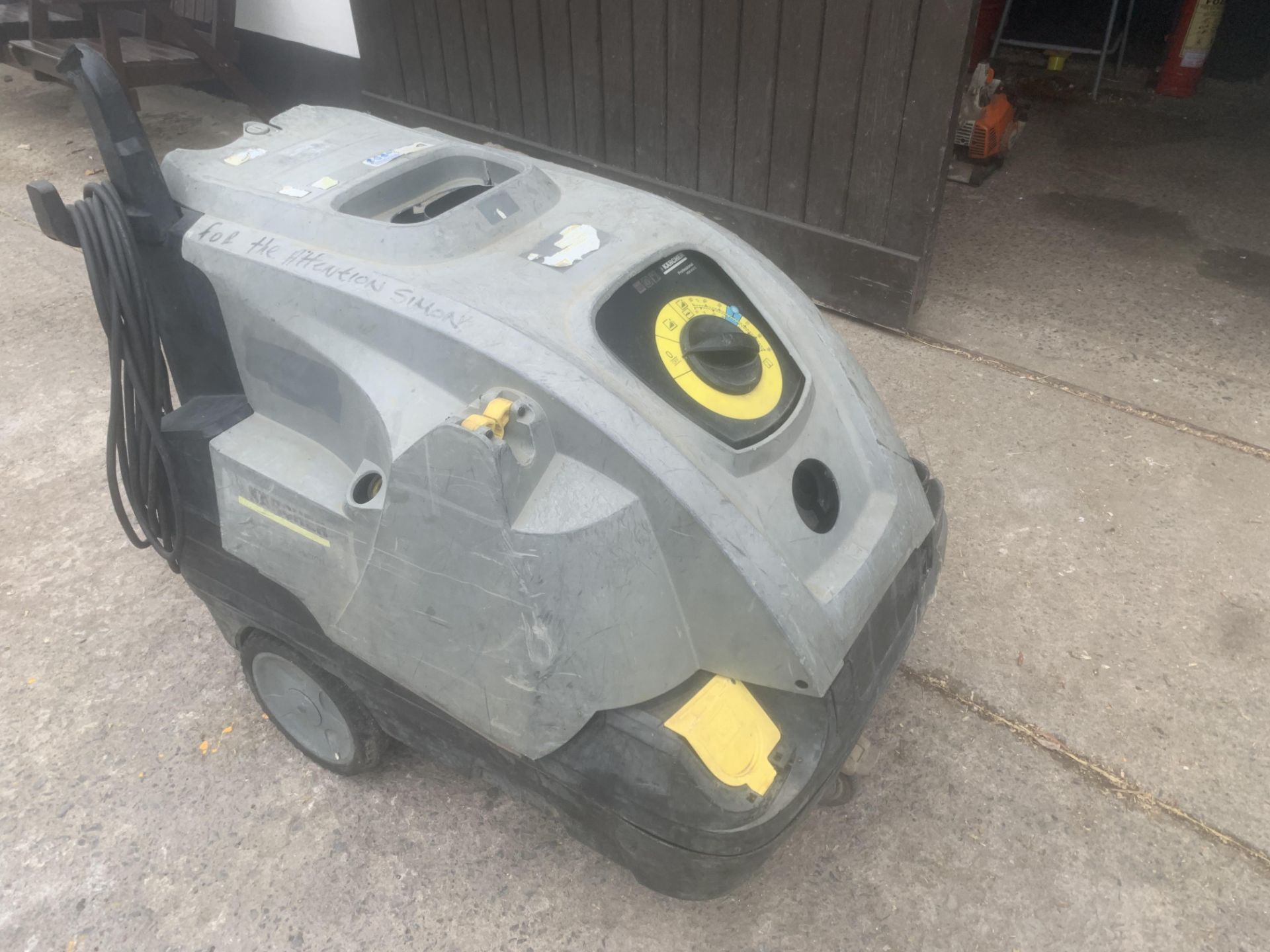 KARCHER PROFEESIONAL HOT AND COLD DIESEL POWER WASHER.LOCATION N IRELAND. - Image 5 of 7
