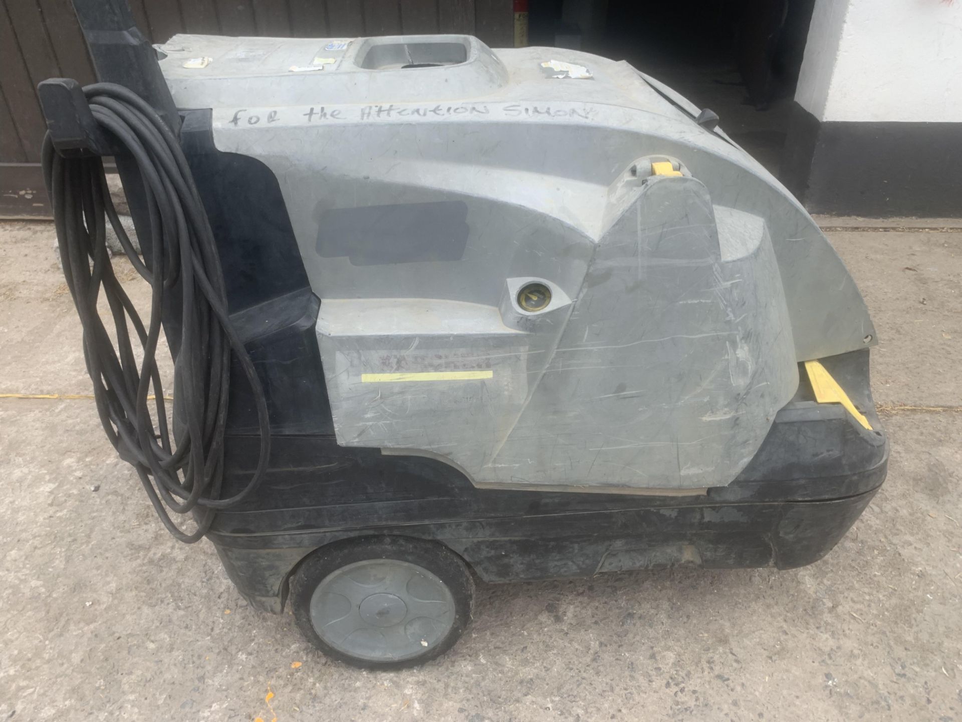 KARCHER PROFEESIONAL HOT AND COLD DIESEL POWER WASHER.LOCATION N IRELAND.
