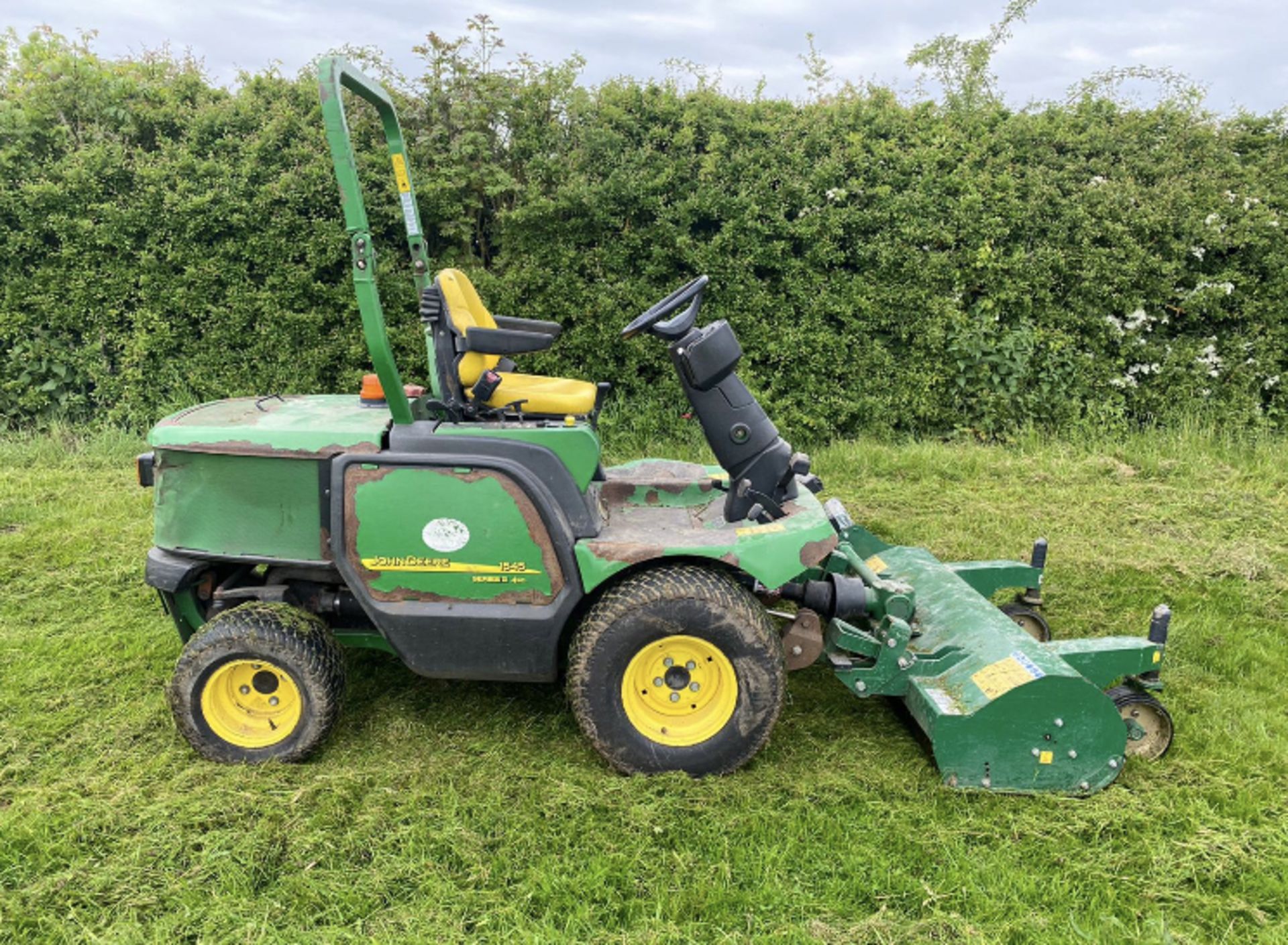 2012 JOHN DEERE 1545 OUT FRONT FLAIL MOWER. LOCATION NORTH YORKSHIRE