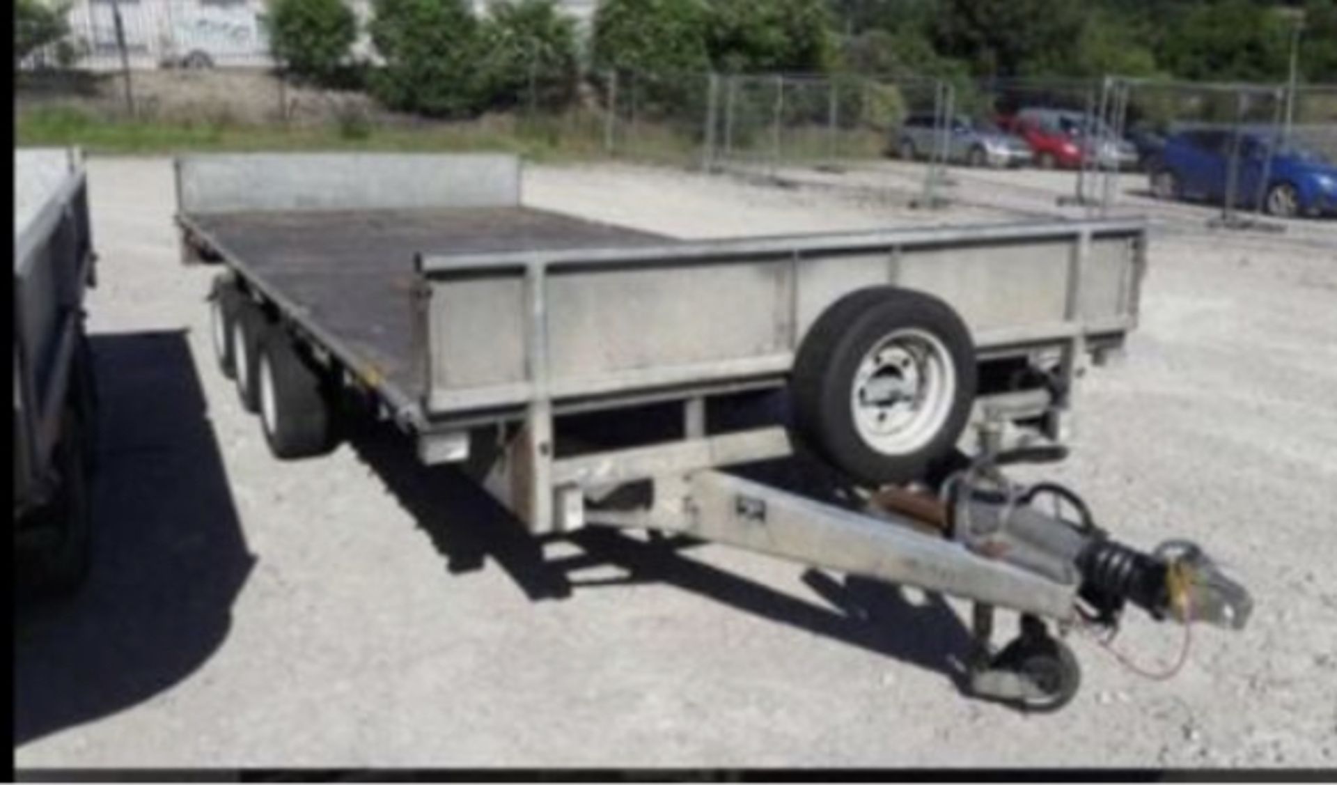 IFOR WILLIAMS LM187G TRI AXLE FLATBED TRAILER. LOCATION: NORTHERN IRELA ND