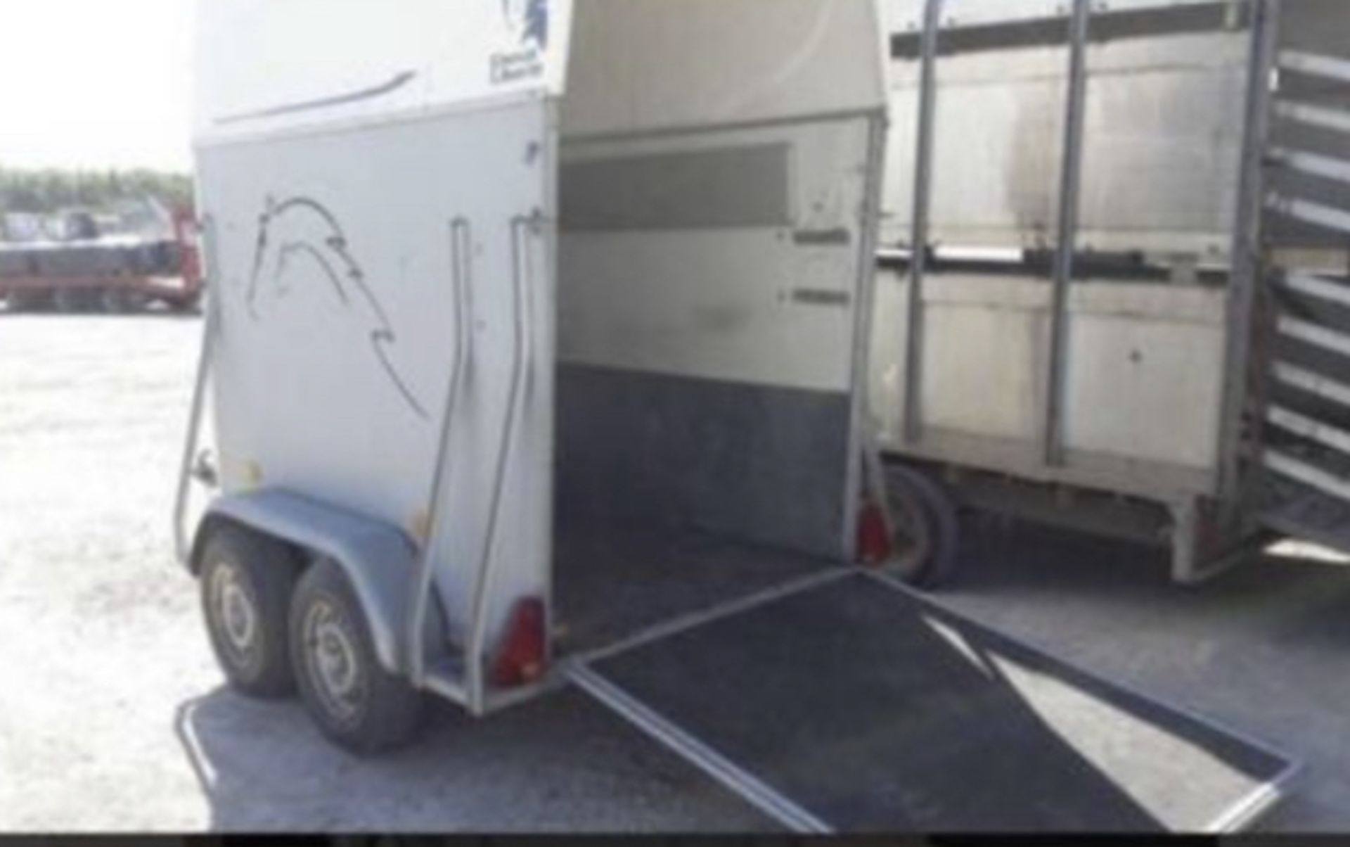 CHEVAL LIBERTE DOUBLE AXLE SINGLE HORSE TRAILER. LOCATION: N.IRELAND - Image 3 of 5