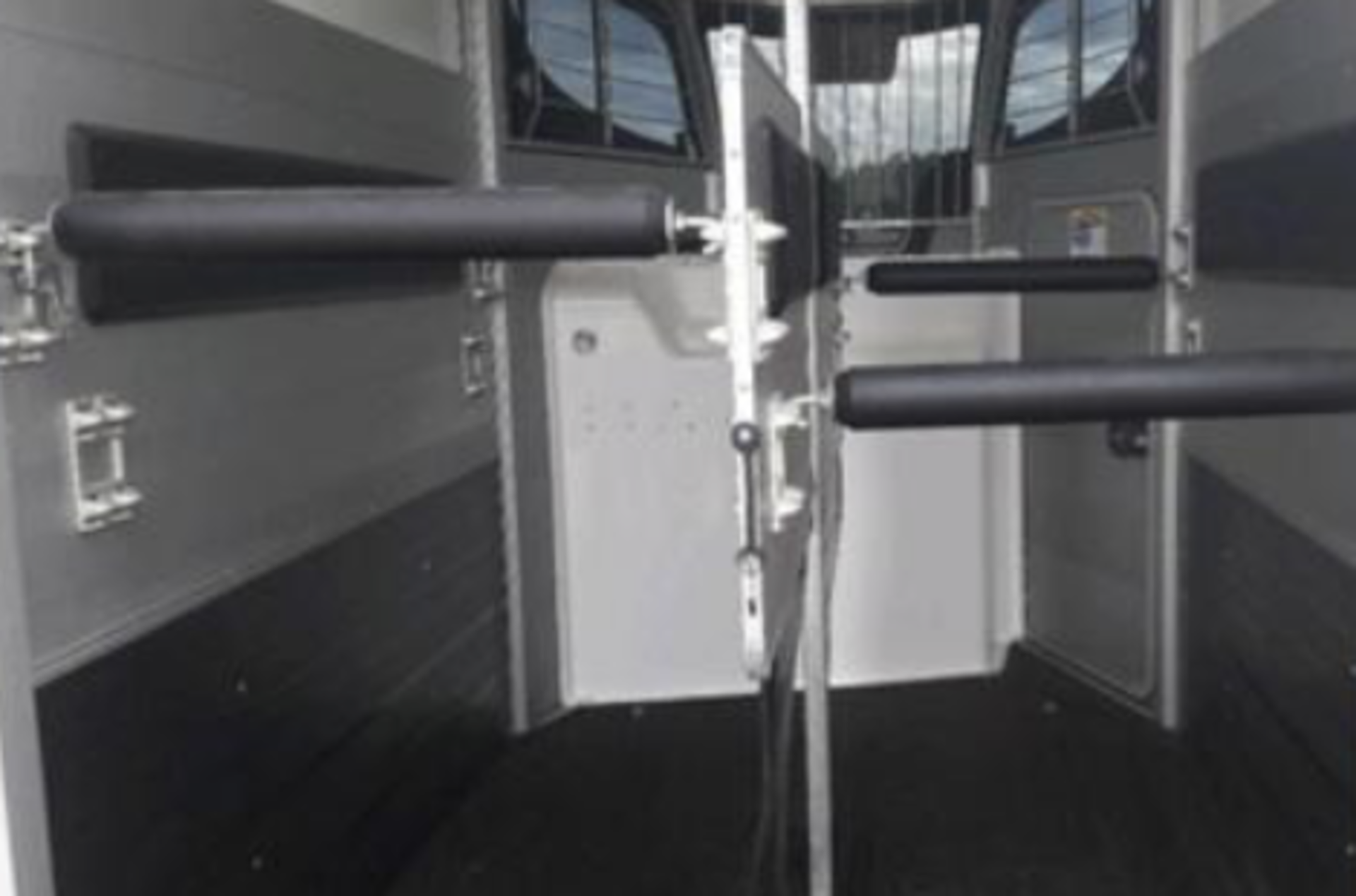 IFOR WILLIAMS HBX506 HORSEBOX. LOCATION: NORTHERN IRELAND - Image 4 of 19