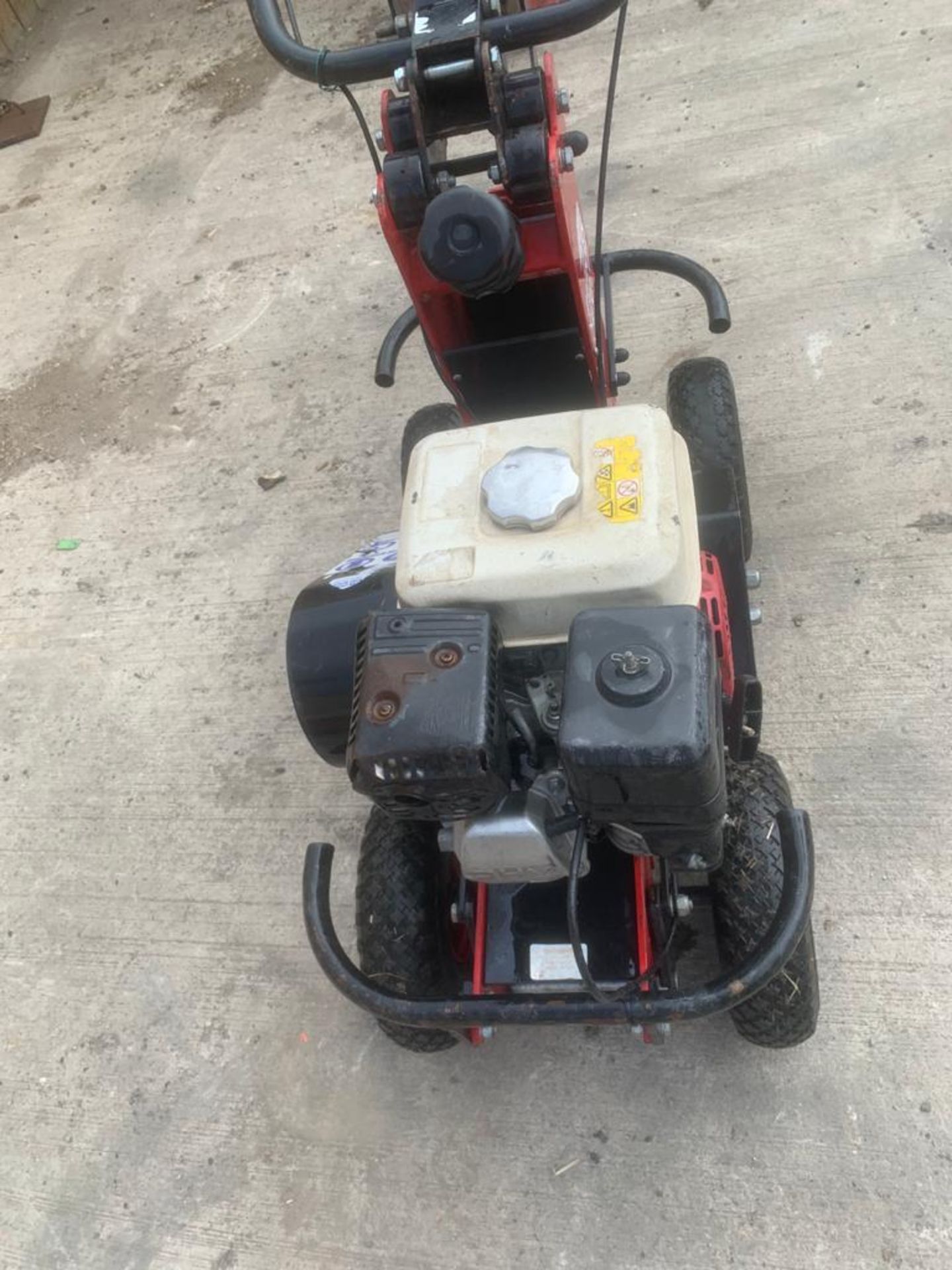 CAMON PETROL TURF CUTTER. - Image 3 of 8