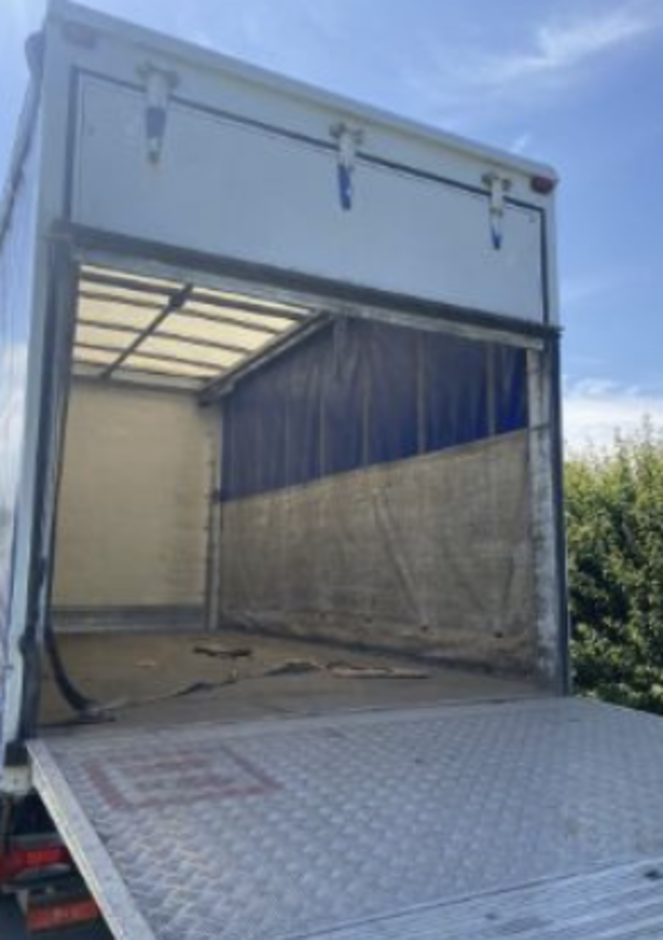 2014 IVECO 70C17 TRUCK CURTAINSIDE AND TAIL LIFT.LOCATION NORTH YORKSHIRE. - Image 3 of 7