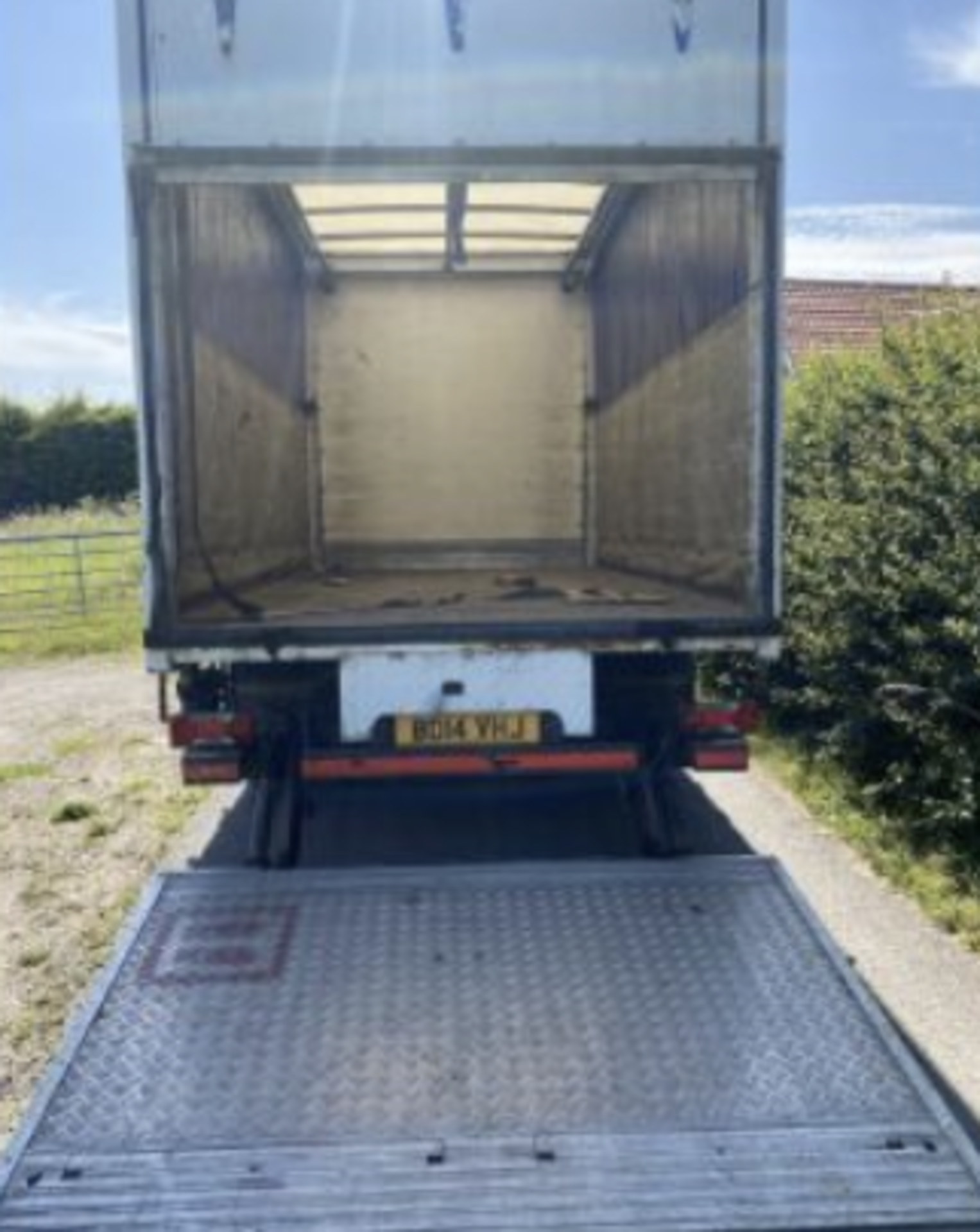 2014 IVECO 70C17 TRUCK CURTAINSIDE AND TAIL LIFT.LOCATION NORTH YORKSHIRE. - Image 4 of 7