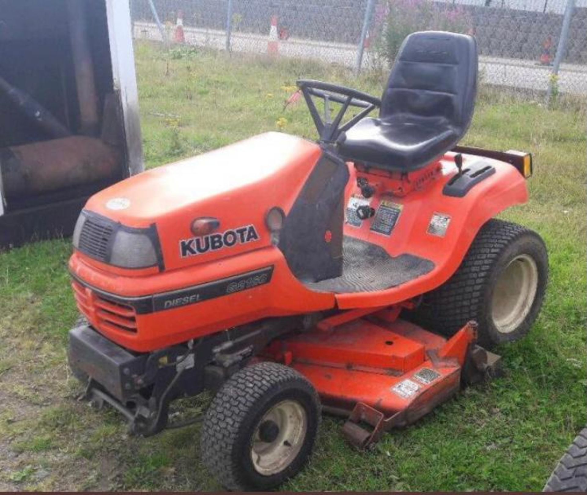 KUBOTO G2160 DIESEL RIE ON MOWER. LOCATION: NORTHERN IRELAND - Image 3 of 4