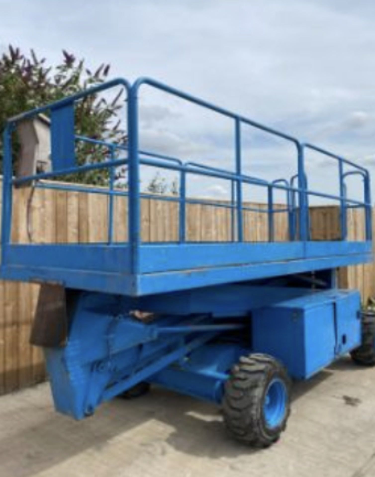 UPRIGHT SL30  ROUGH TERRAIN ACCESS PLATFORM CHERRY PICKER BOOM LIFT.LOCATION NORTH YORKSHIRE. - Image 9 of 10