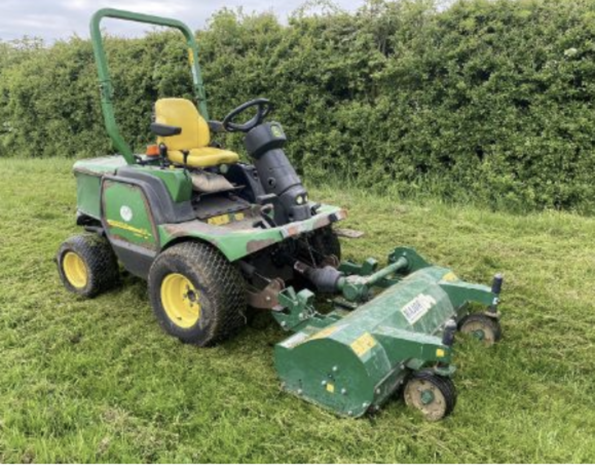 JOHN DEERE 1545 FRONT FLAIL MOWER.YEAR 2012. 1 OWNER FROM NEW. HOURS 2900. LOCATION NORTH YORKSHIRE. - Image 6 of 6