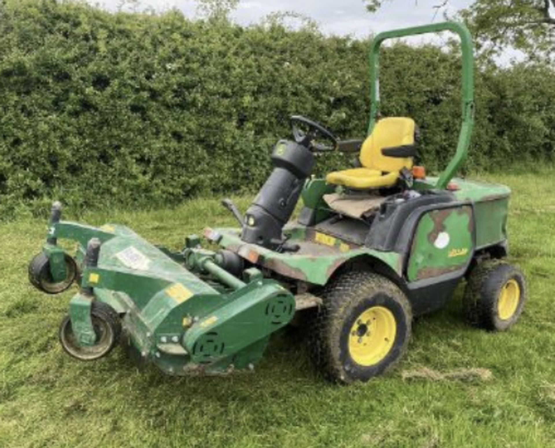 JOHN DEERE 1545 FRONT FLAIL MOWER.YEAR 2012. 1 OWNER FROM NEW. HOURS 2900. LOCATION NORTH YORKSHIRE. - Image 5 of 6