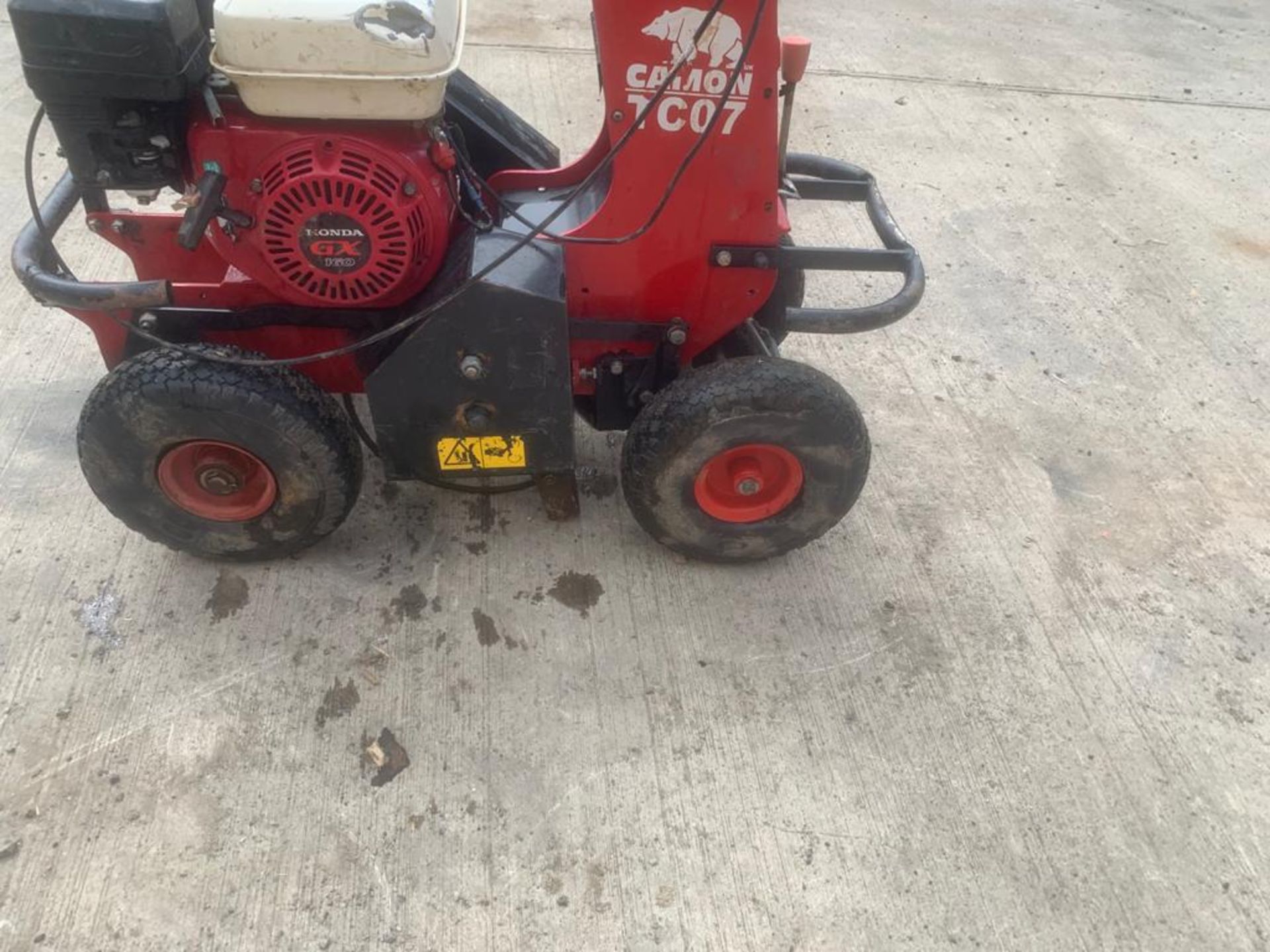 CAMON PETROL TURF CUTTER. - Image 6 of 8