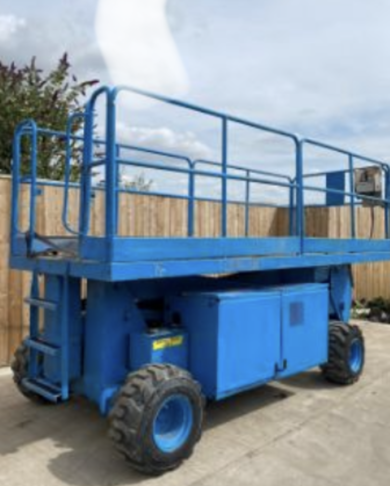 UPRIGHT SL30  ROUGH TERRAIN ACCESS PLATFORM CHERRY PICKER BOOM LIFT.LOCATION NORTH YORKSHIRE. - Image 6 of 10