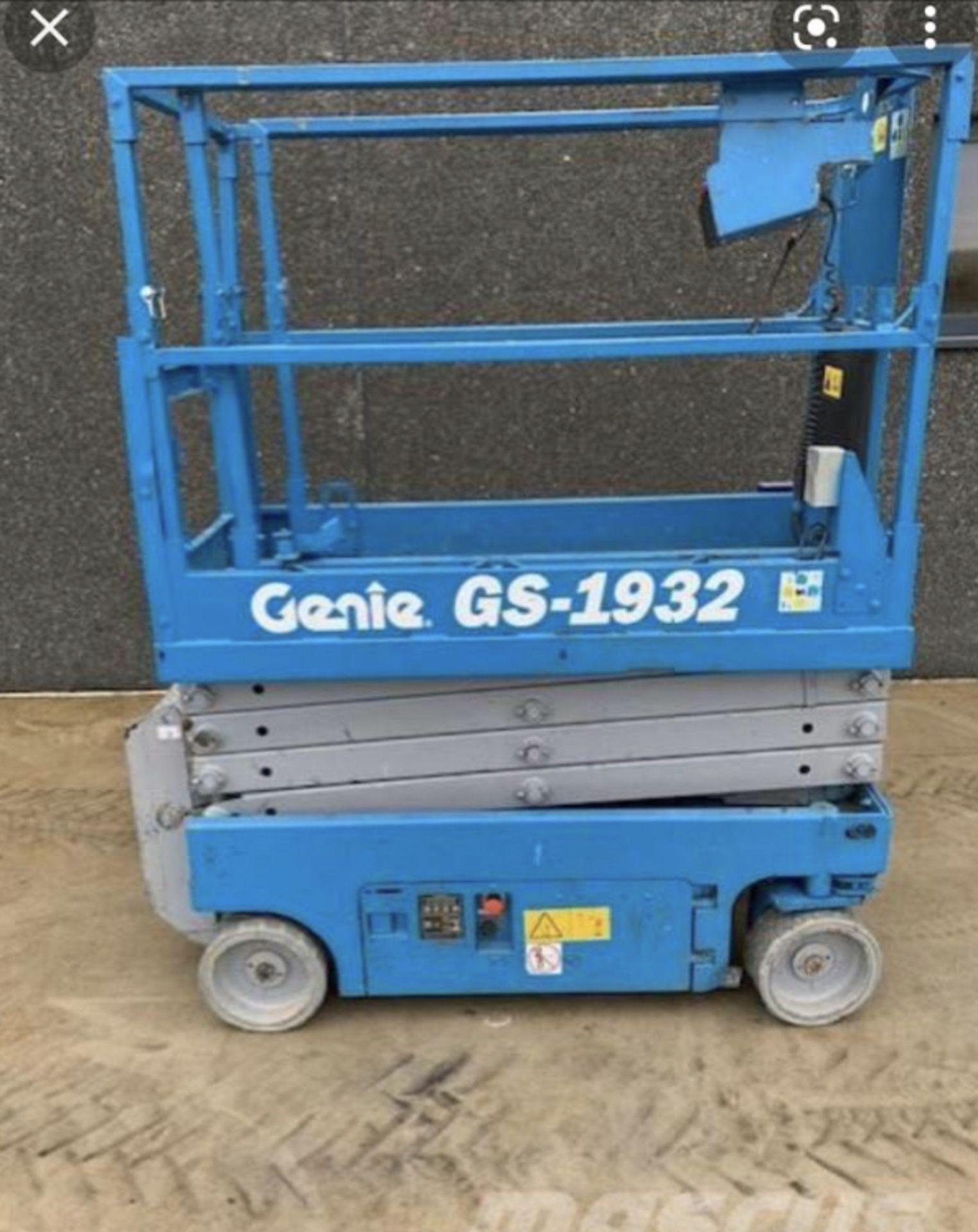 GENIE1932 SCISSOR LIFT.LOCATION NORTHEREN IRELAND.