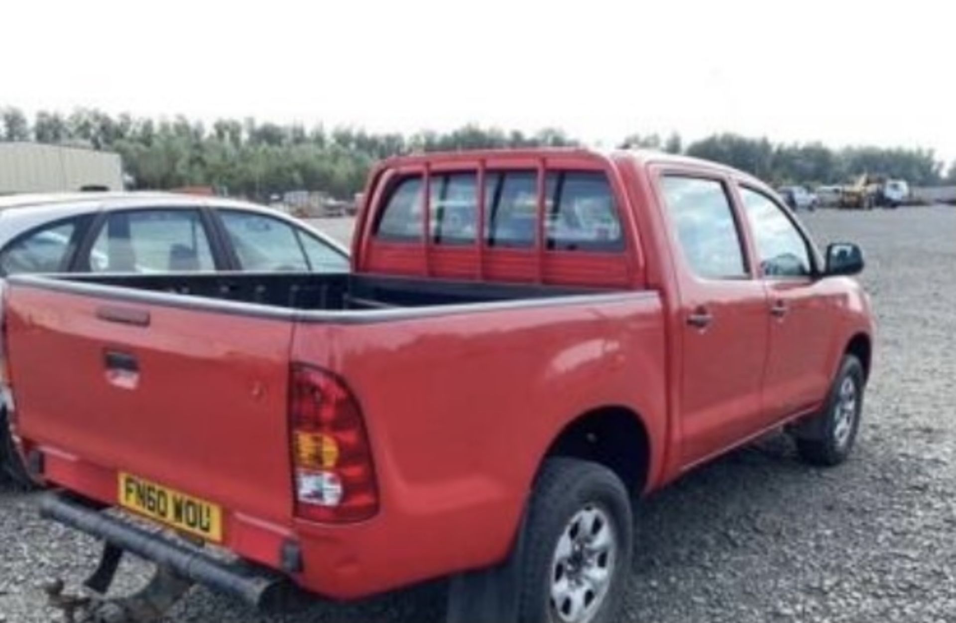 2010 TOYOTA HILUX .DIESEL .LOCATION NORTHERN IRELAND. - Image 5 of 7