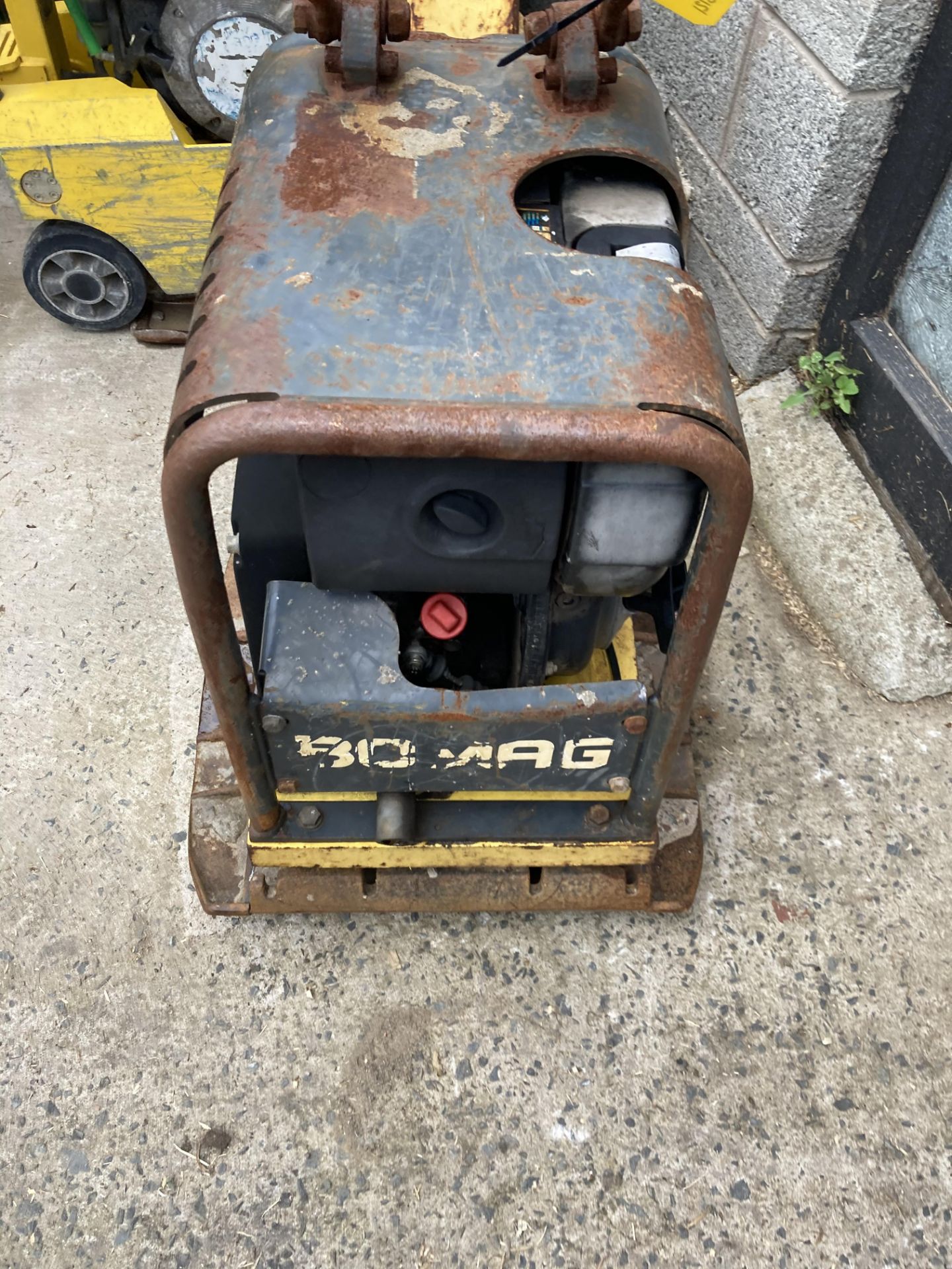 BOMAG DIESEL FORWARD AND REVERSE DIESEL WACKER PLATE.LOCATION NORTHERN IRELAND. - Image 4 of 4