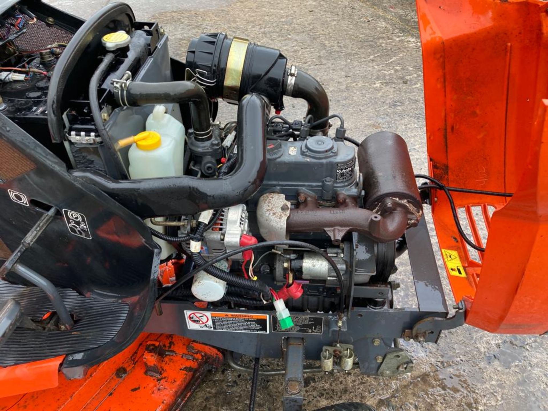 KUBOTA G2160 DIESEL RIDE ON MOWER ROAD REGISTERED.LOCATION NORTHERN IRELAND. - Image 6 of 8