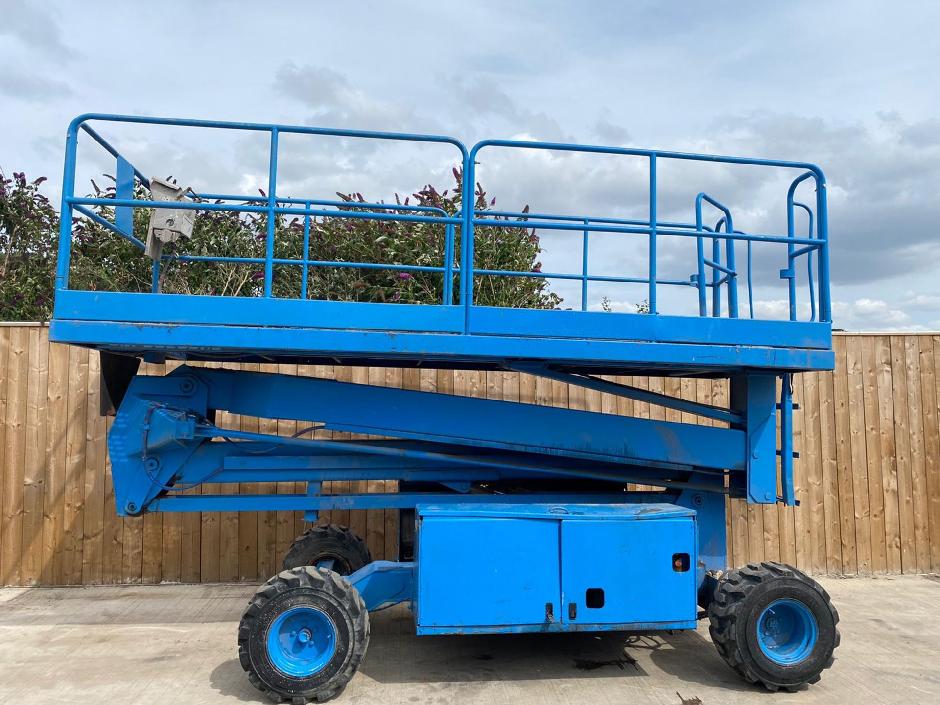 UPRIGHT SL30 ROUGH TERRAIN ACCESS PLATFORM CHERRY PICKER BOOM LIFT.LOCATION NORTH YORKSHIRE. - Image 7 of 7