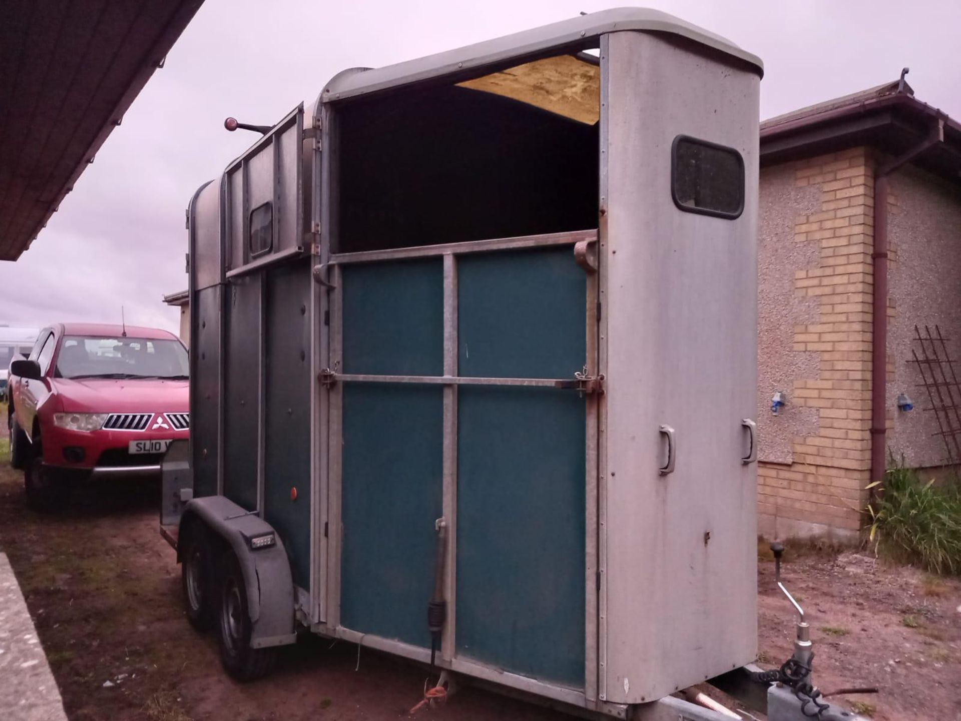 IFOR WILLIAMS 510 DOUBLE HORSEBOX.LOCATION NORTH YORKSHIRE. - Image 2 of 3