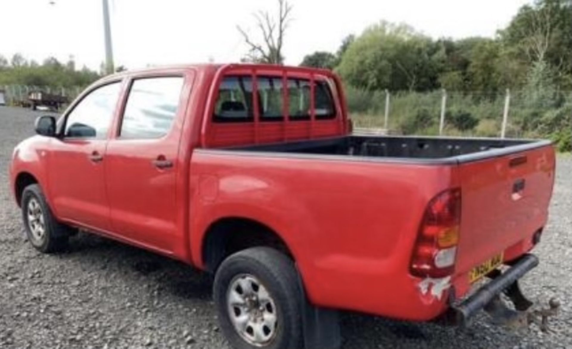 2010 TOYOTA HILUX .DIESEL .LOCATION NORTHERN IRELAND. - Image 6 of 7