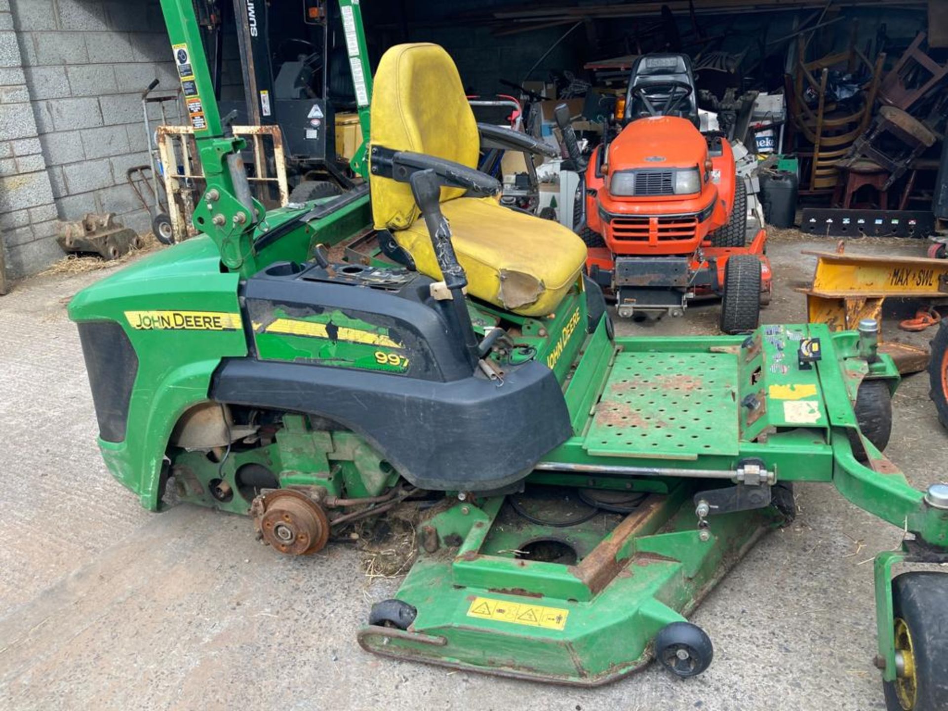 JOHN DEERE 997 Z TRAK DIESEL MOWER.LOCATION NORTERN IRELAND. - Image 5 of 5