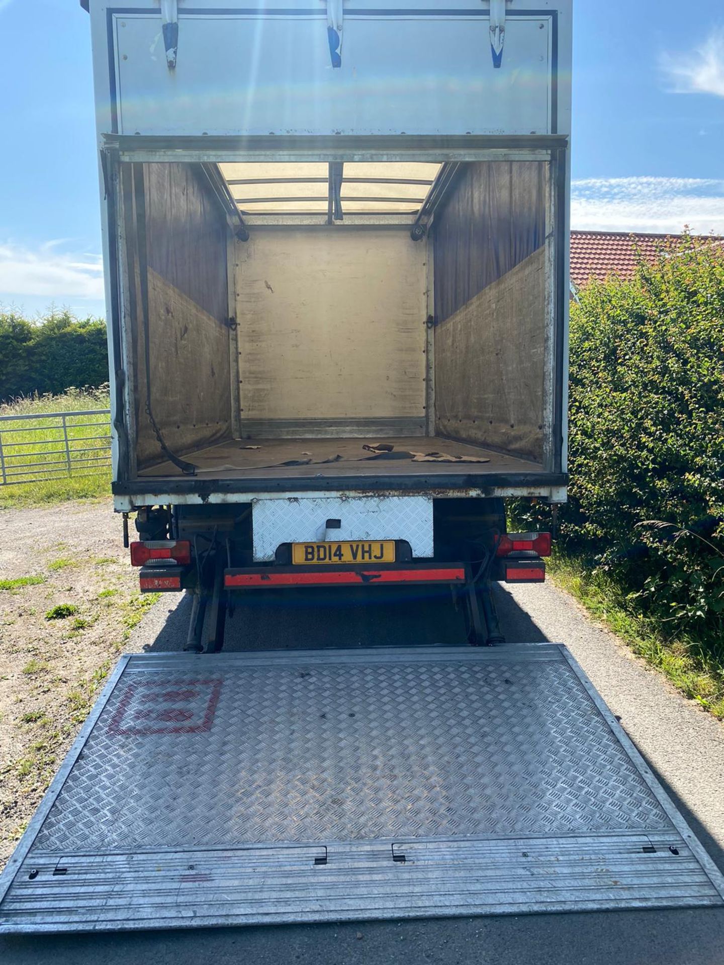 2014 IVECO 70C 17 CURTAINSIDER WITH TAIL LIFT.LOCATION NORTH YORKSHIRE. - Image 5 of 8