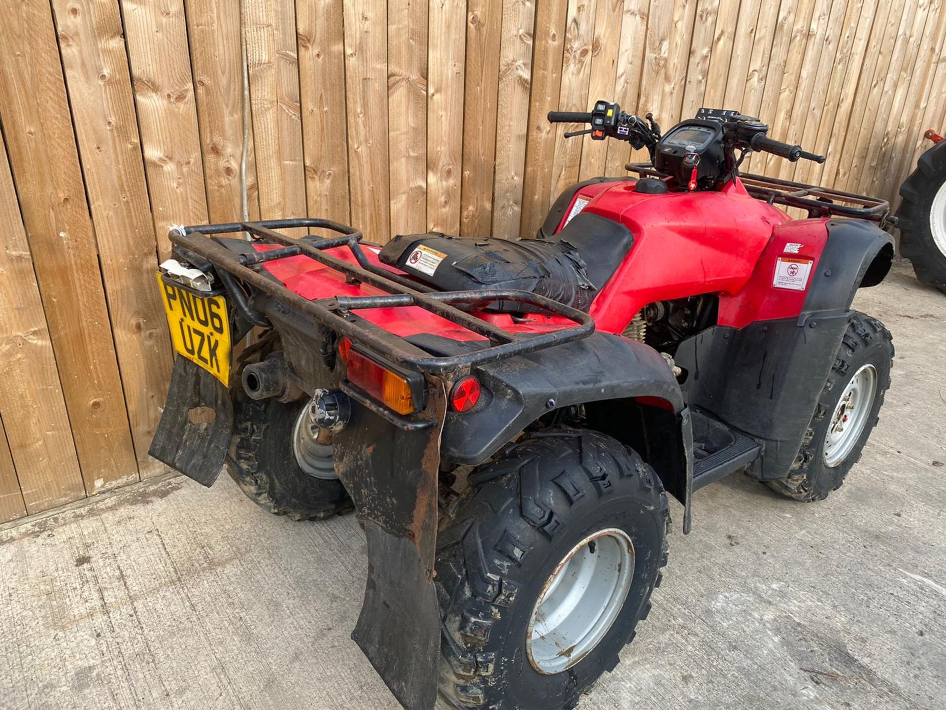 UNRESERVED HONDA 350 4X4 FARM QUAD.LOCATION NORTH YORKSHIRE.