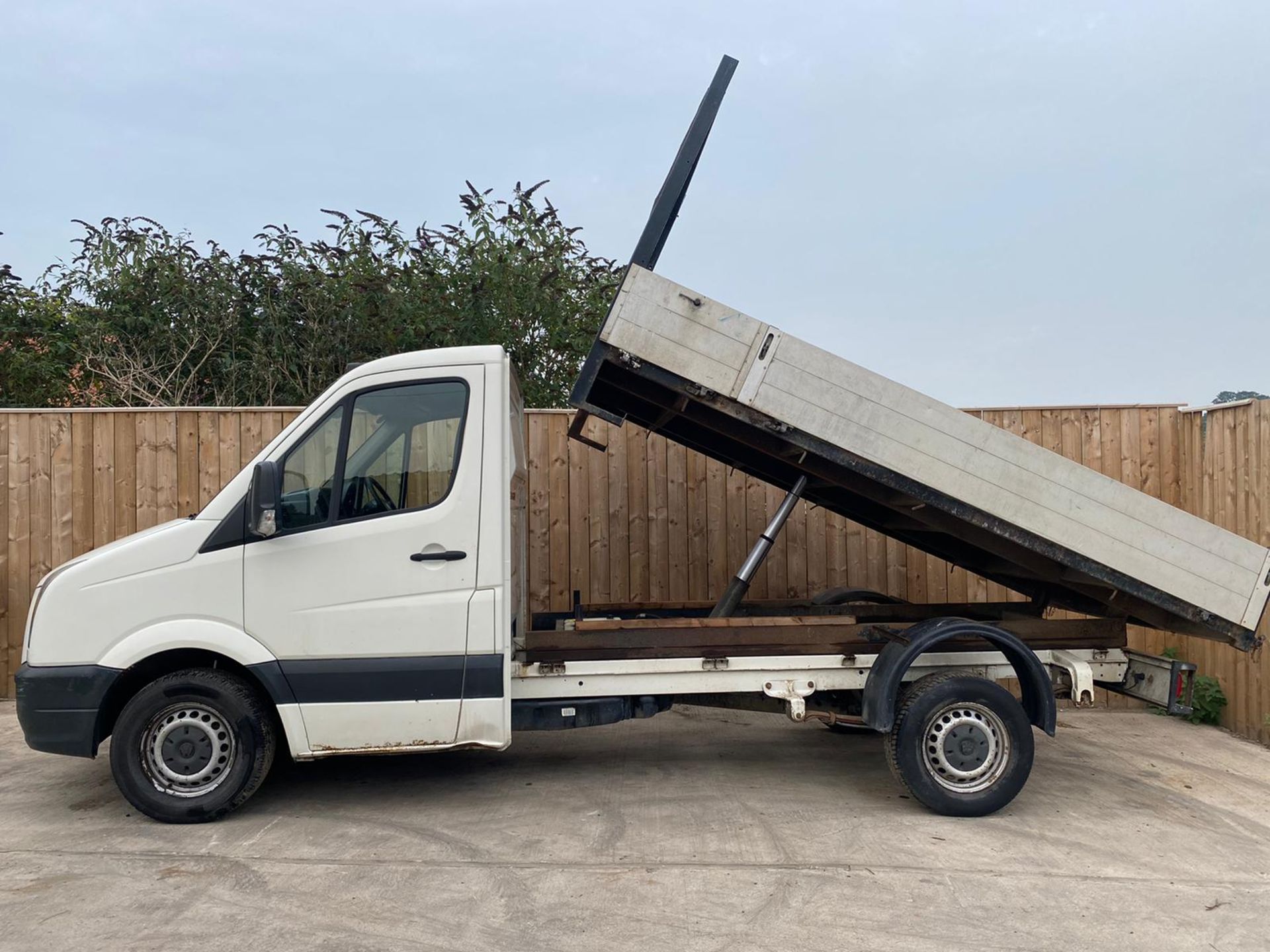 2009 VW CRAFTER. CR35 DIESEL TIPPER.109MWB.LOCATION NORTH YORKSHIRE. - Image 6 of 8