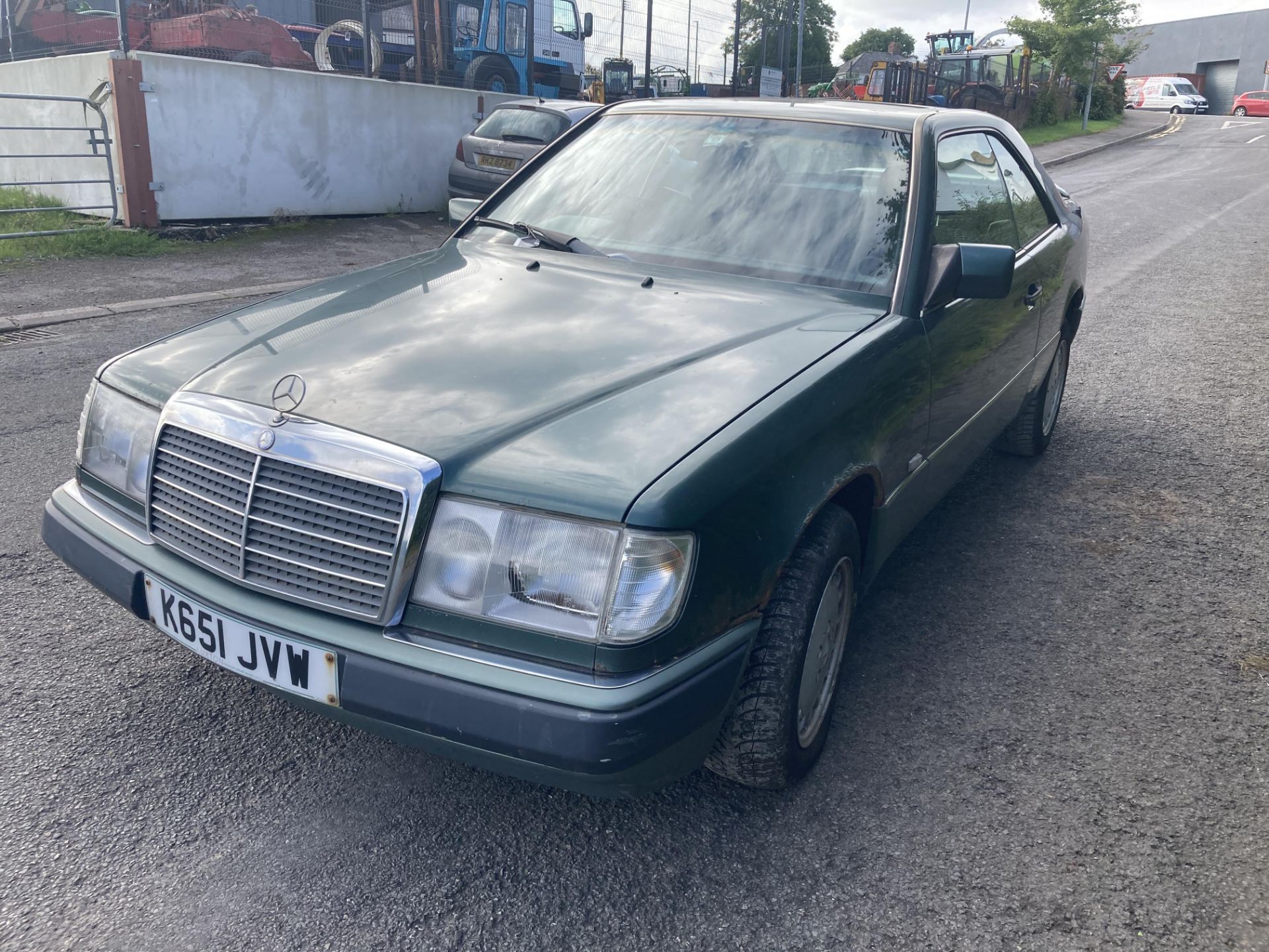 1992 MERCEDES 230E CLASSIC COUPE LOW RESERVE .LOCATION NORTHERN IRELAND. - Image 2 of 6