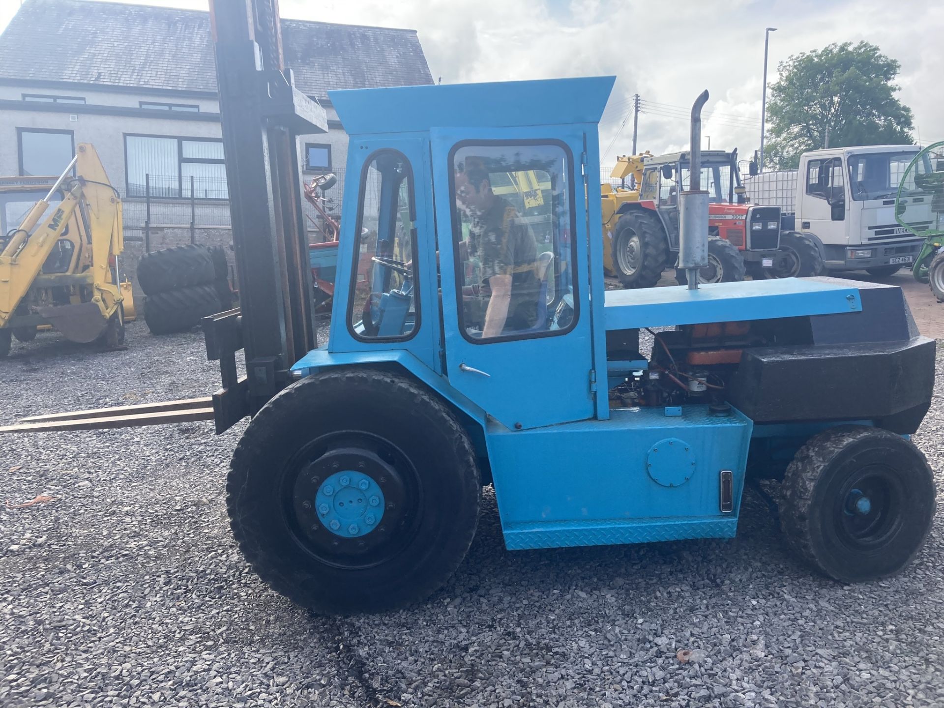 FINLAY 4 TONNE DIESEL FORKLIFT.LOCATION NORTHERN IRELAND. - Image 7 of 11