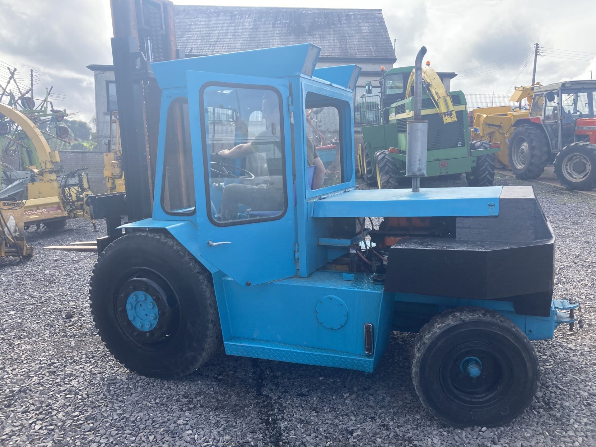 FINLAY 4 TONNE DIESEL FORKLIFT.LOCATION NORTHERN IRELAND. - Image 8 of 11