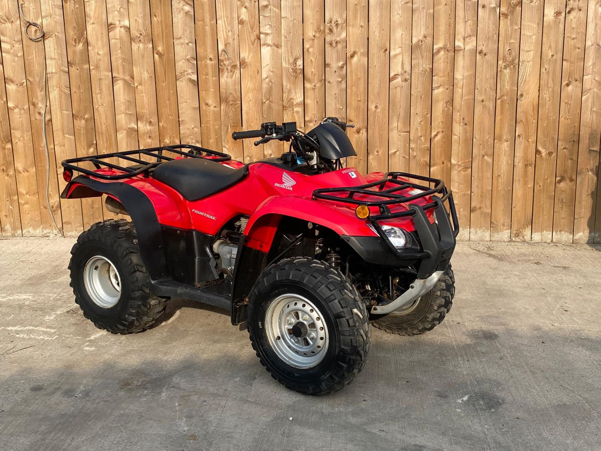 UNRESERVED HONDA 350 4X4 FARM QUAD.LOCATION NORTH YORKSHIRE. - Image 4 of 7