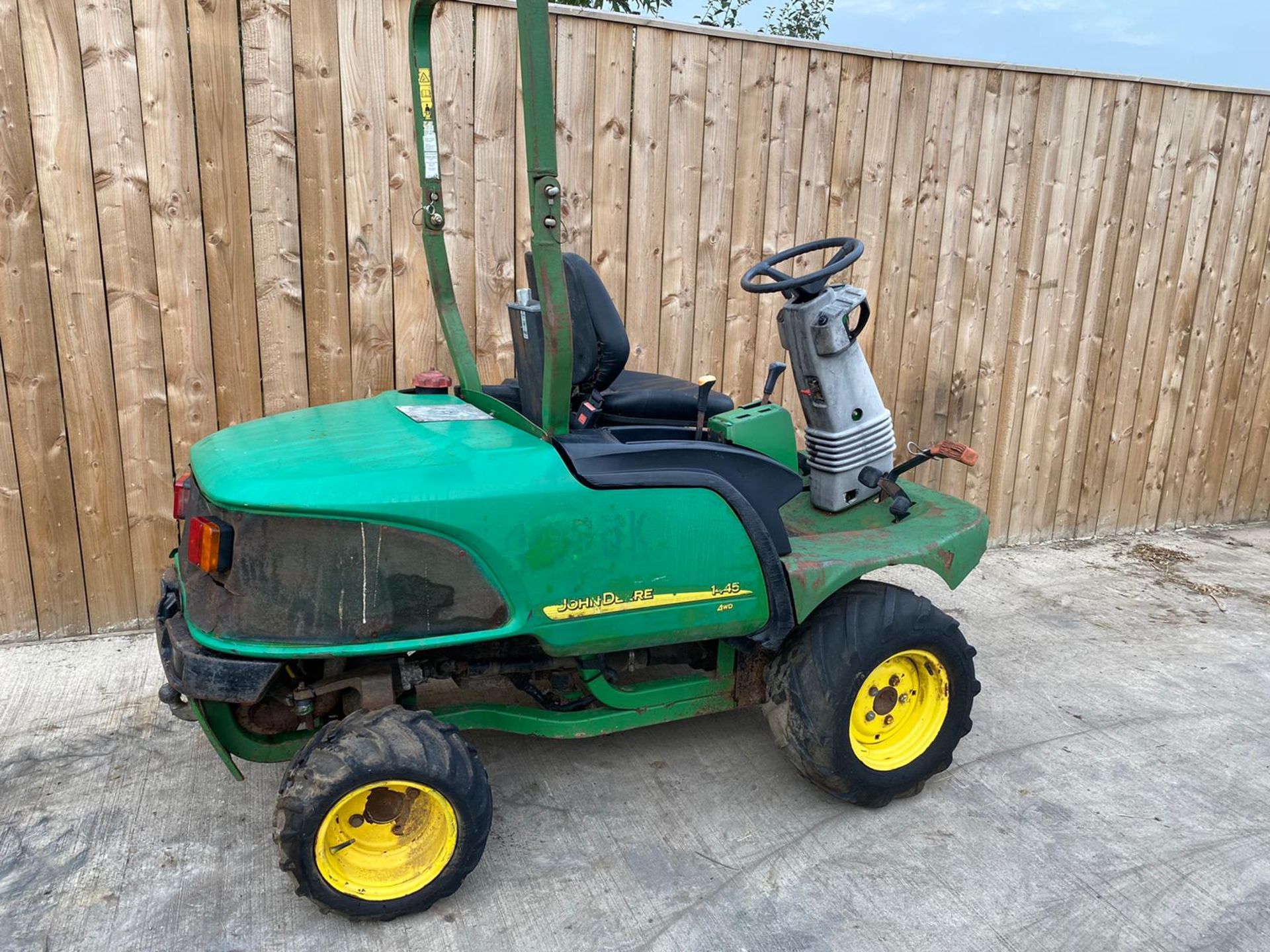 JOHN DEERE 1445 4WD TRACTOR.MOWER LOCATION NORTH YORKSHIRE. - Image 4 of 4