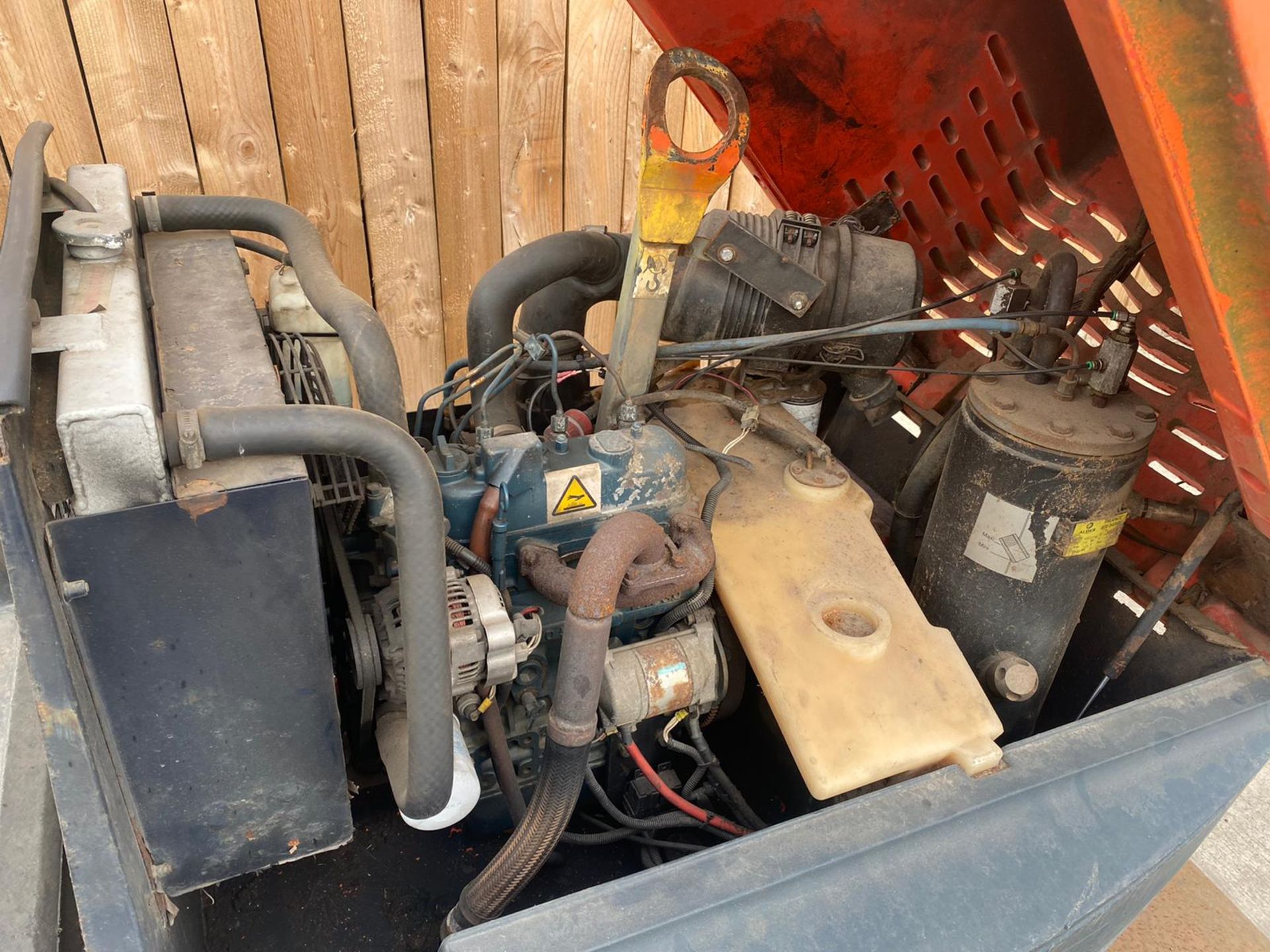 SULLAIR SKID MOUNTED.COMPRESSOR.LOCATION NORTH YORKSHIRE. - Image 4 of 5