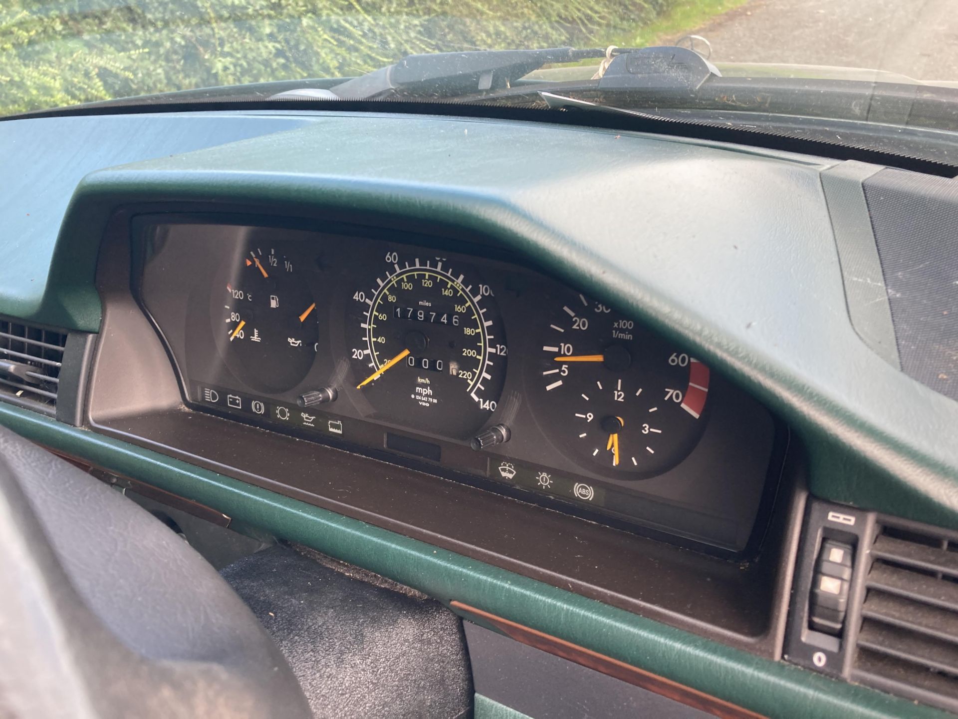 1992 MERCEDES 230E CLASSIC COUPE LOW RESERVE .LOCATION NORTHERN IRELAND. - Image 3 of 6