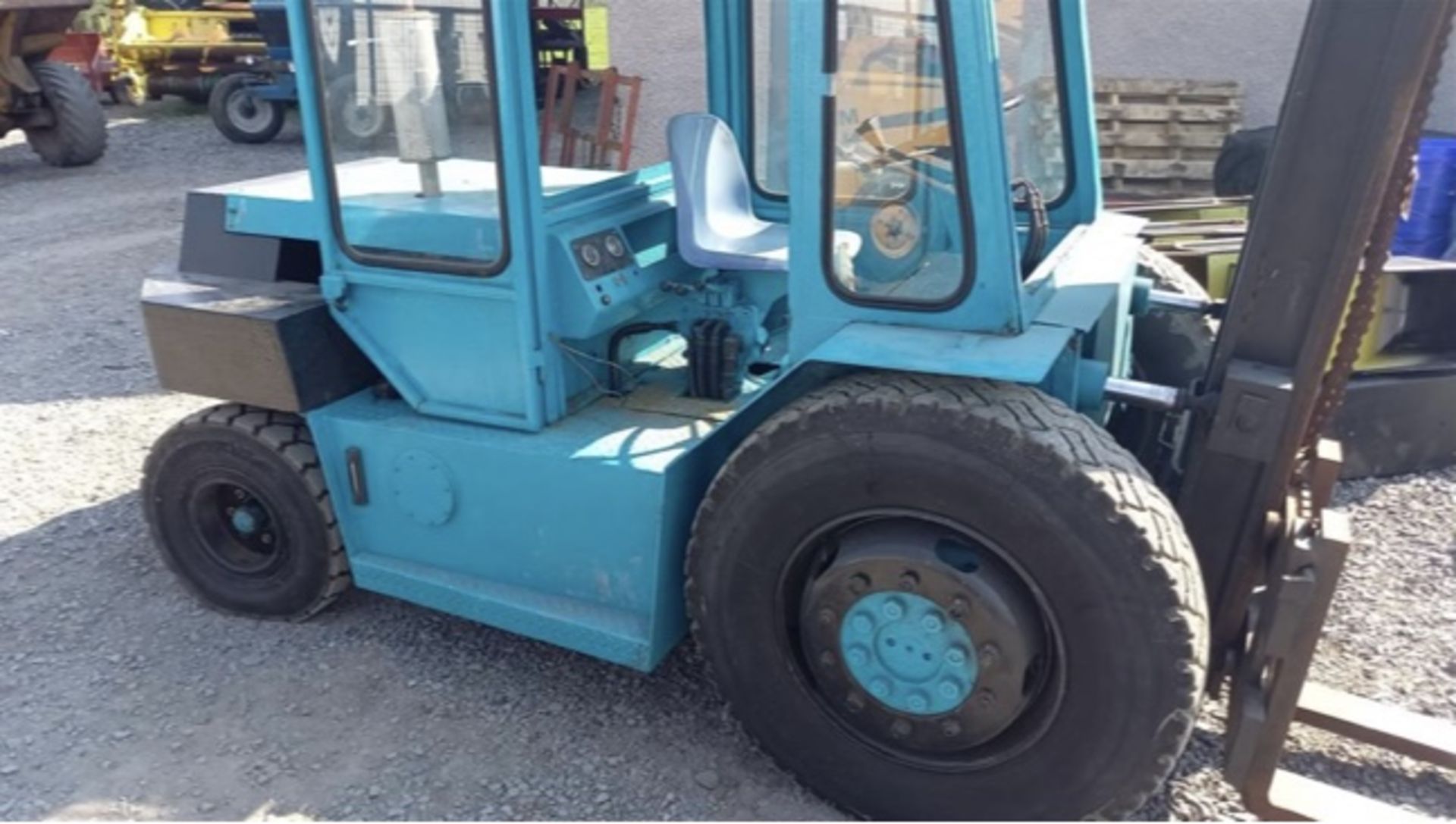 FINLAY 4 TONNE DIESEL FORKLIFT.LOCATION NORTHERN IRELAND. - Image 3 of 11