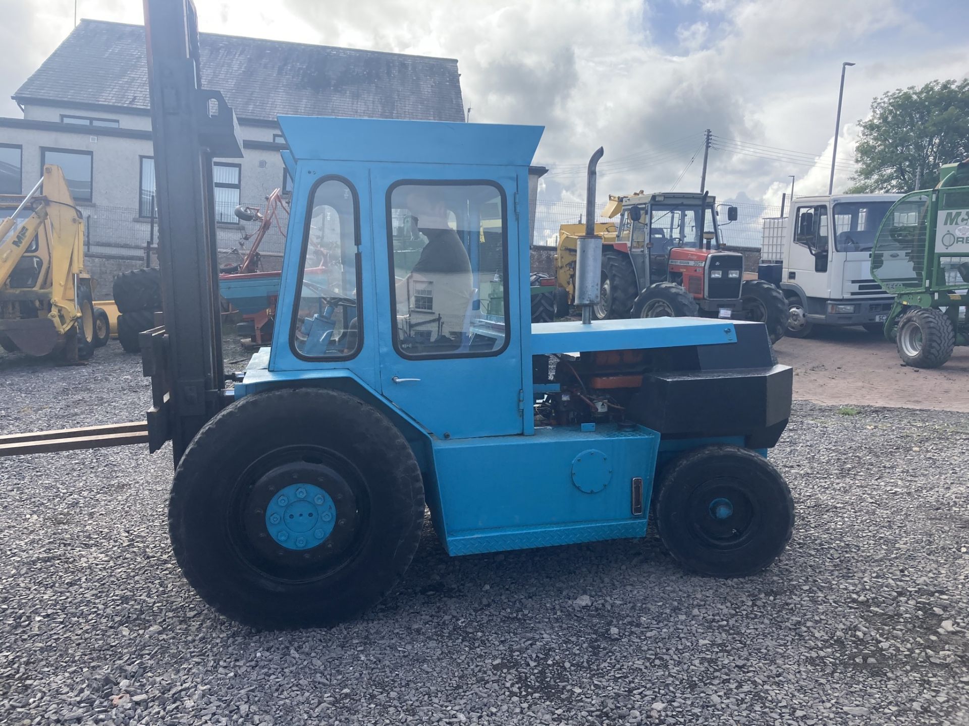 FINLAY 4 TONNE DIESEL FORKLIFT.LOCATION NORTHERN IRELAND. - Image 4 of 11