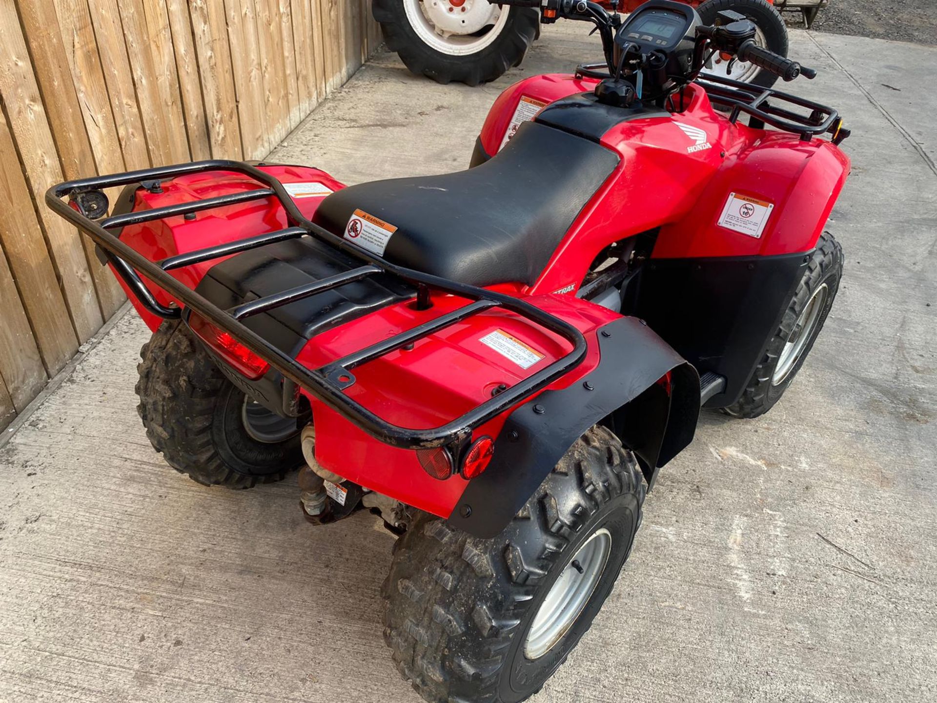 HONDA 250 4X4 FARM QUAD.LOCATION NORTH YORKSHIRE. - Image 2 of 8