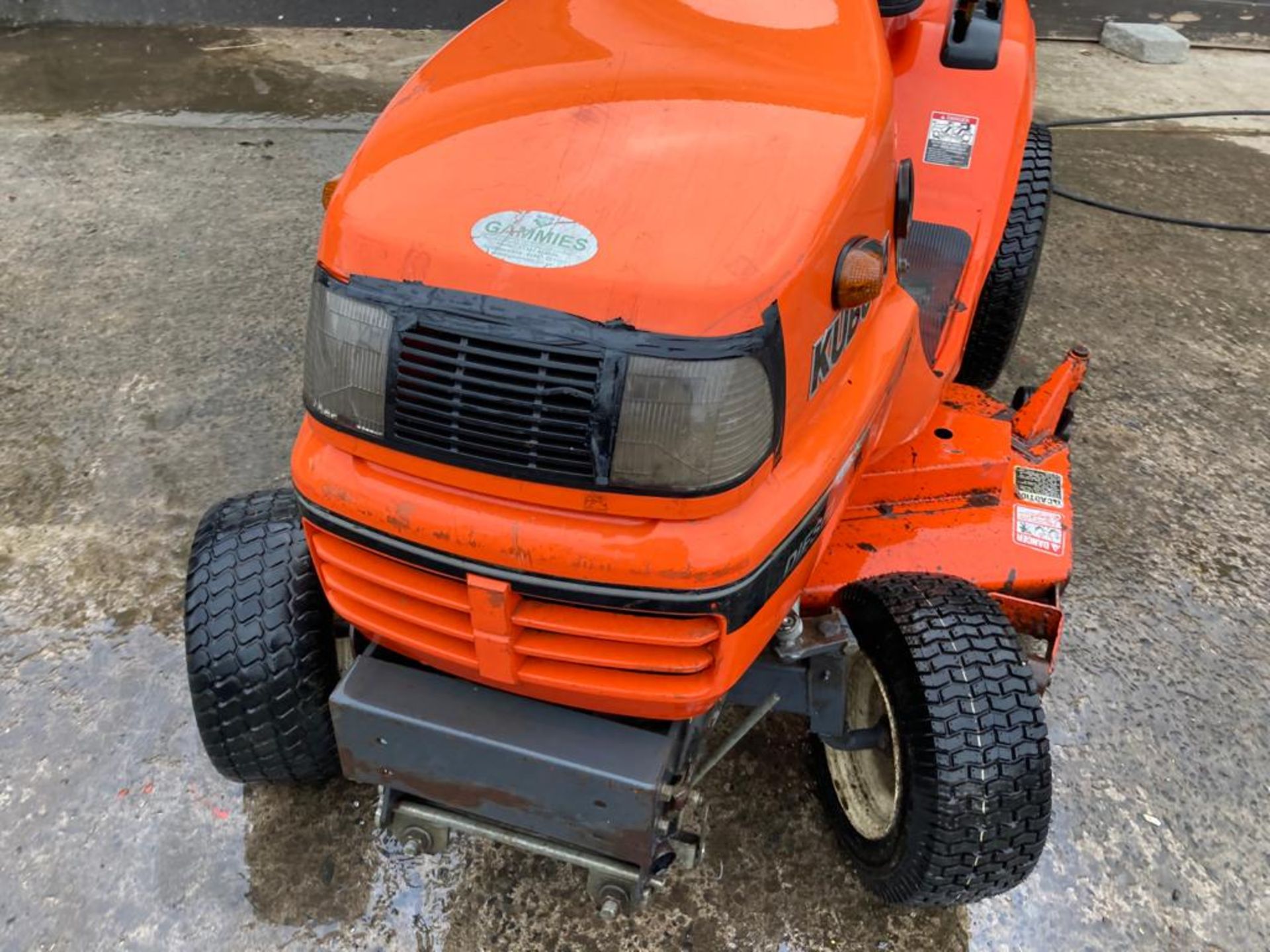 KUBOTA G2160 DIESEL RIDE ON MOWER.LOCATION NORTHERN IRELAND. - Image 3 of 6