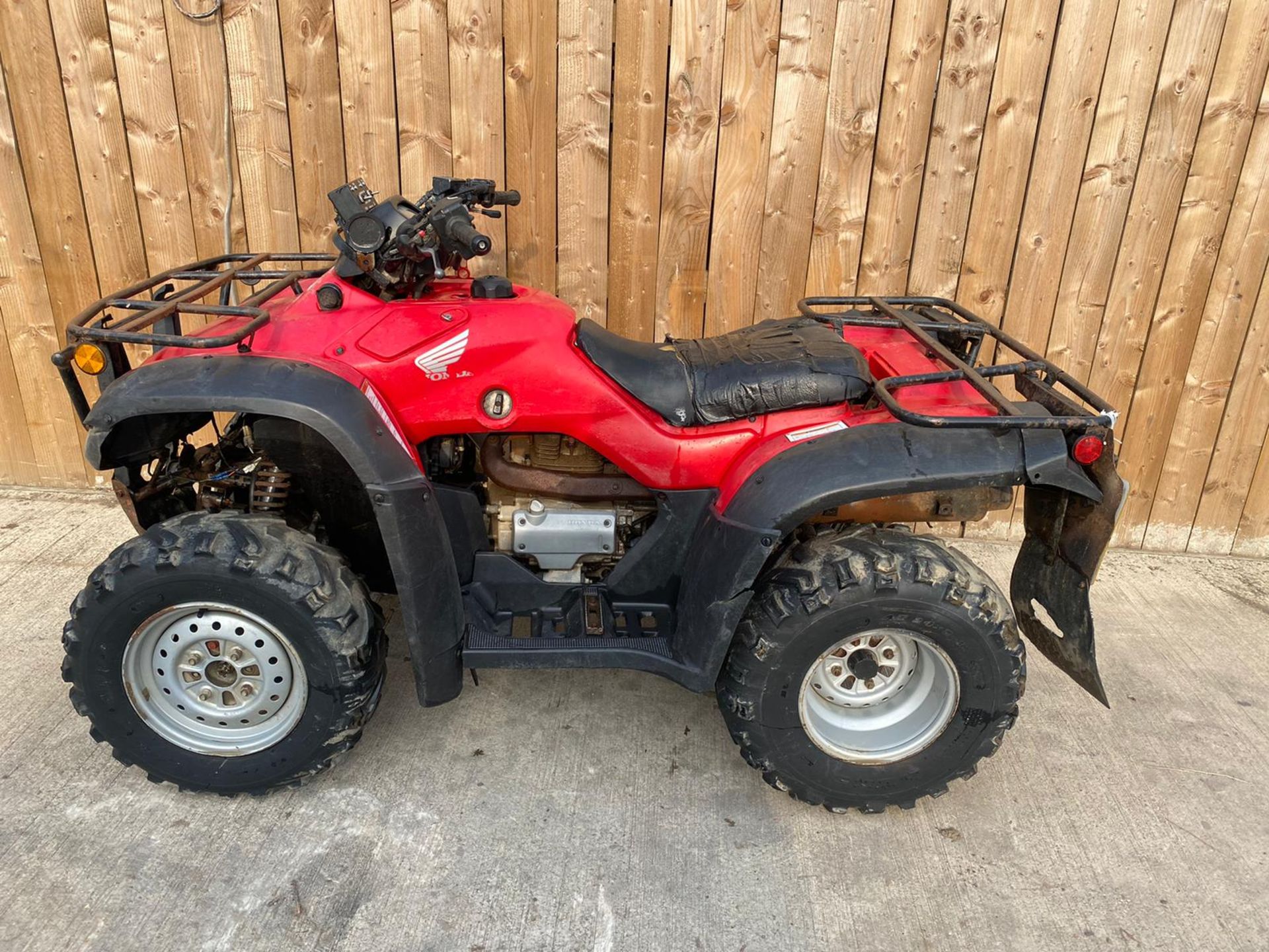 UNRESERVED HONDA 350 4X4 FARM QUAD.LOCATION NORTH YORKSHIRE. - Image 2 of 7